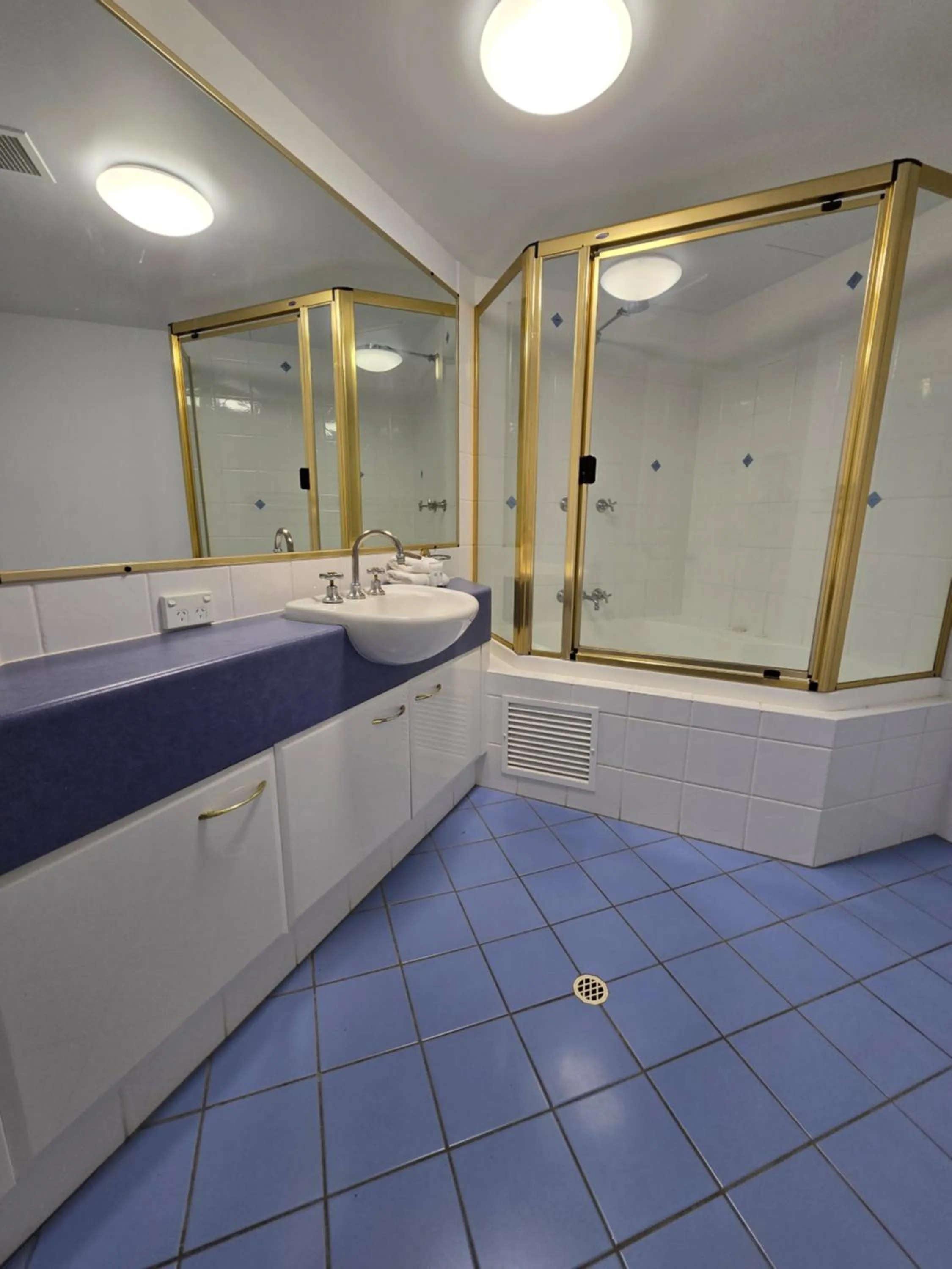 Shower in Fairways Golf & Beach Retreat Bribie Island