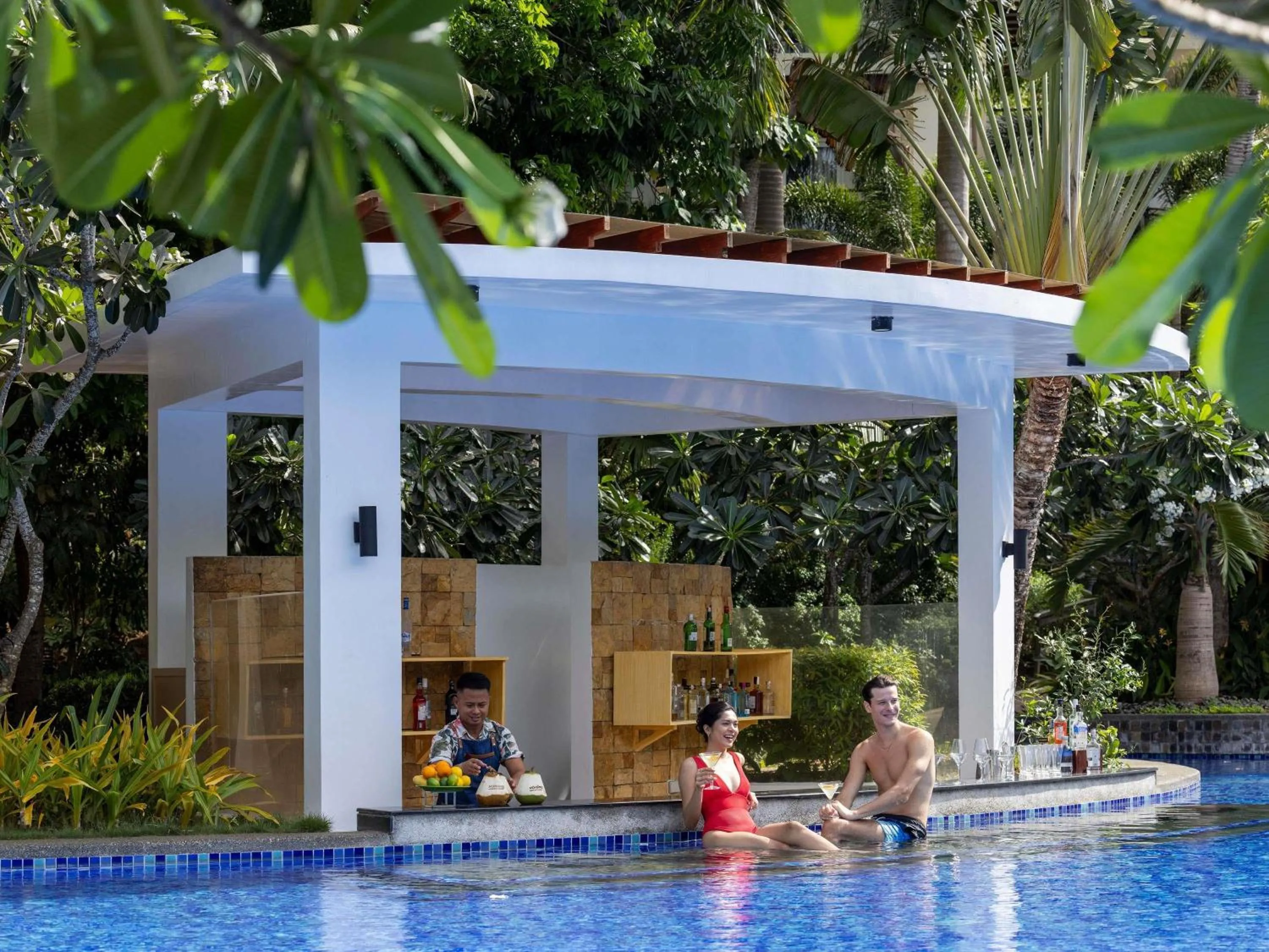 Lounge or bar in Movenpick Resort & Spa Boracay