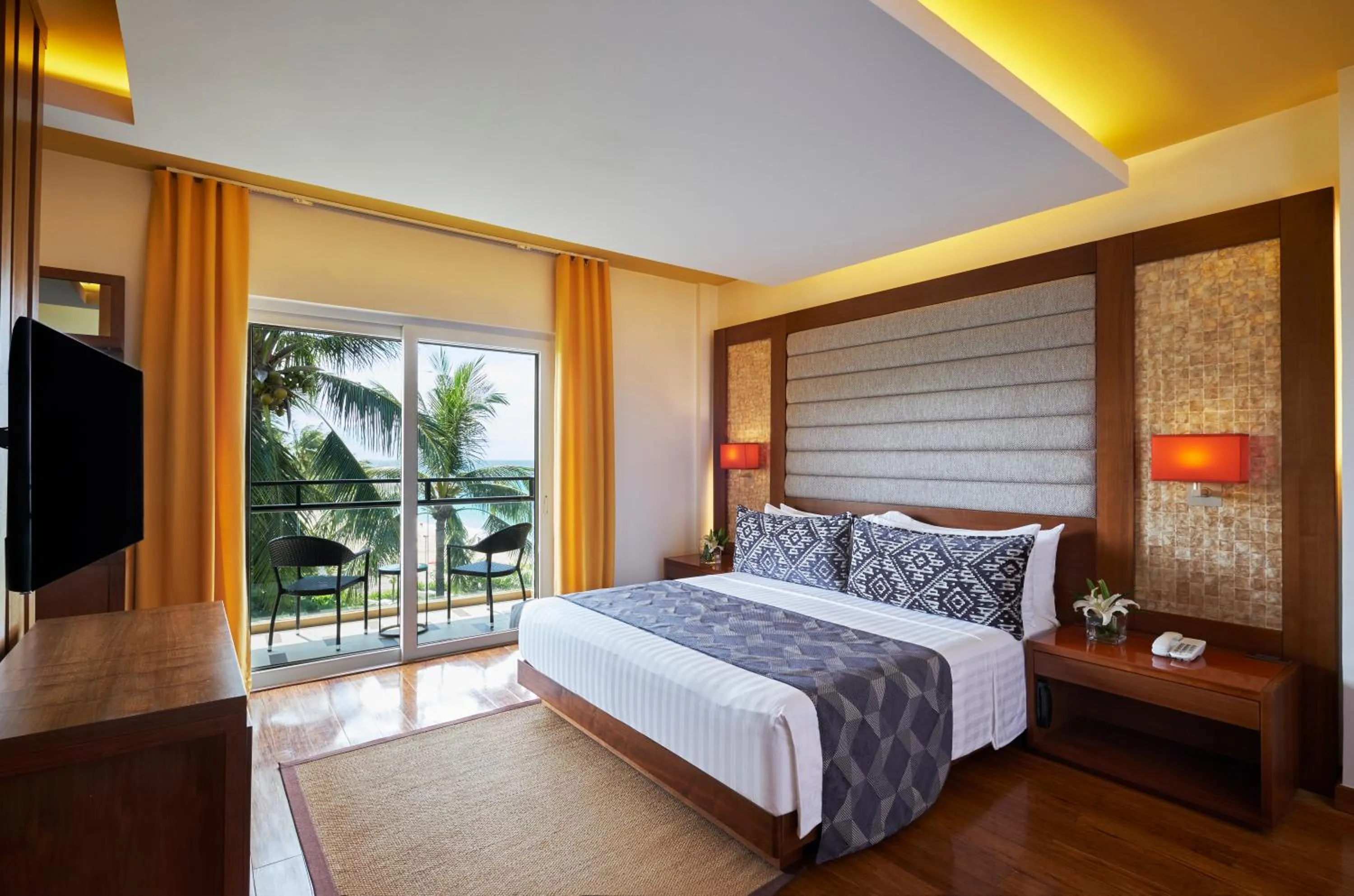 Balcony/Terrace, Bed in Movenpick Resort & Spa Boracay