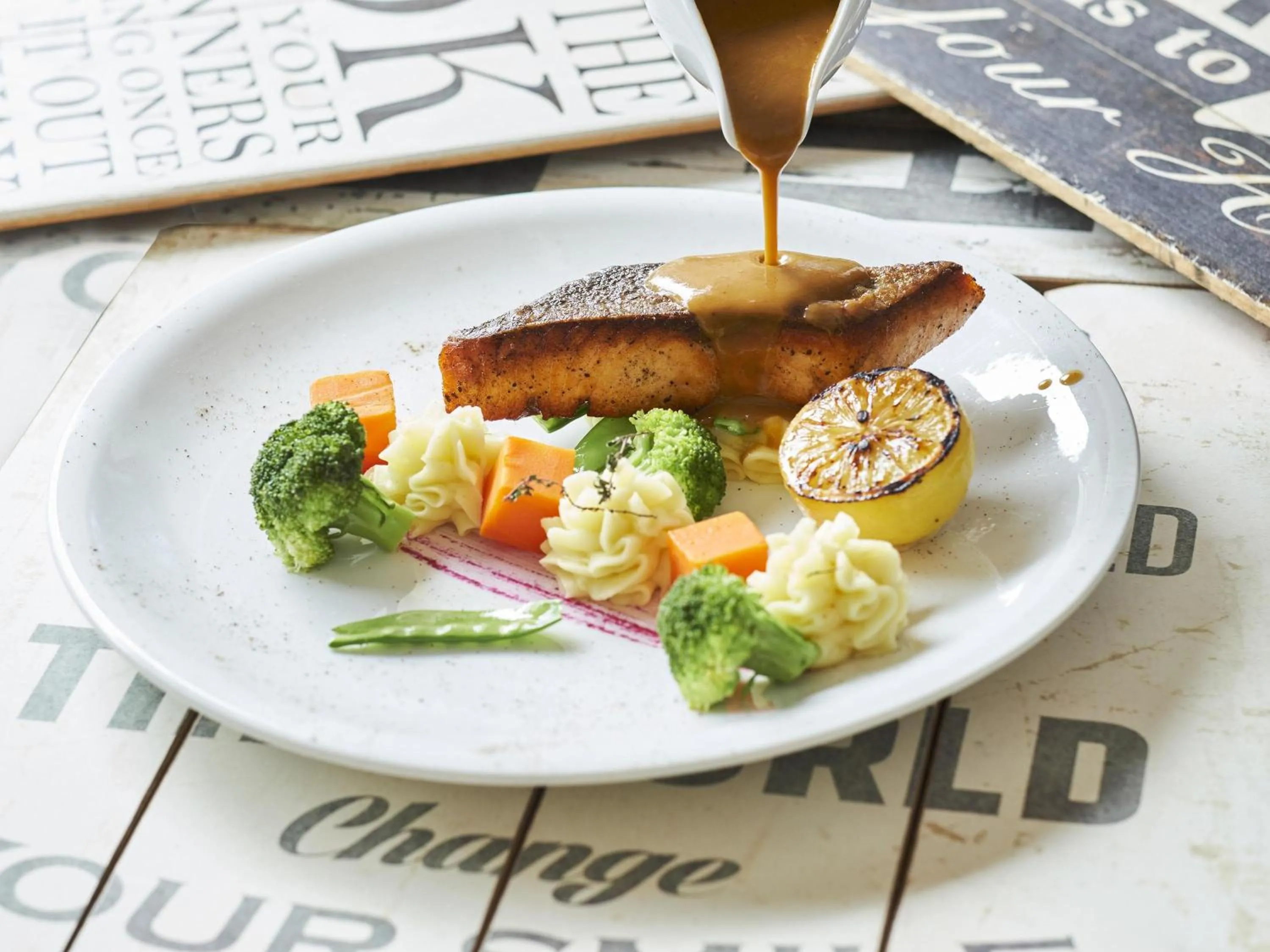 Restaurant/places to eat in Movenpick Resort & Spa Boracay