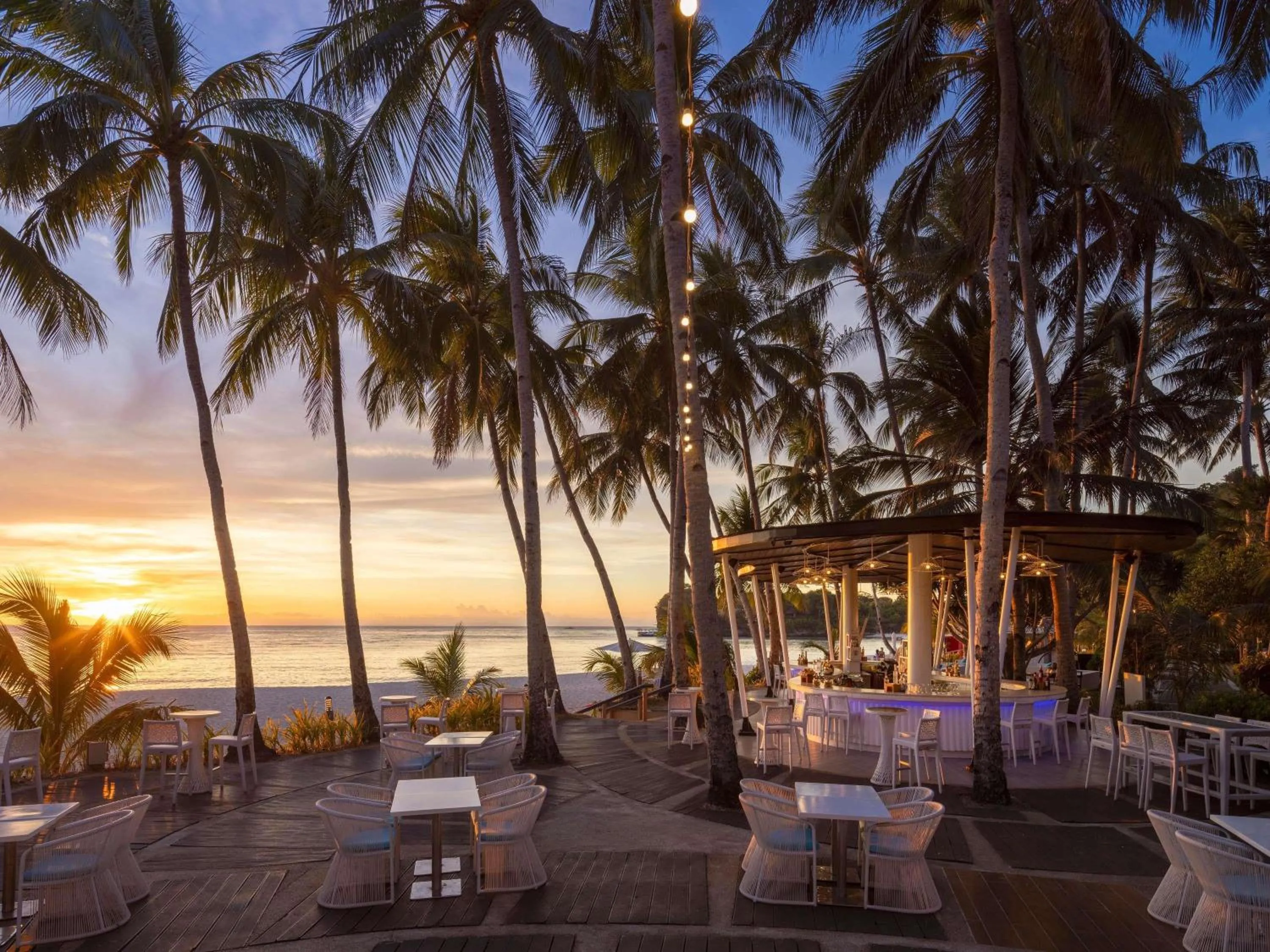 Lounge or bar in Movenpick Resort & Spa Boracay