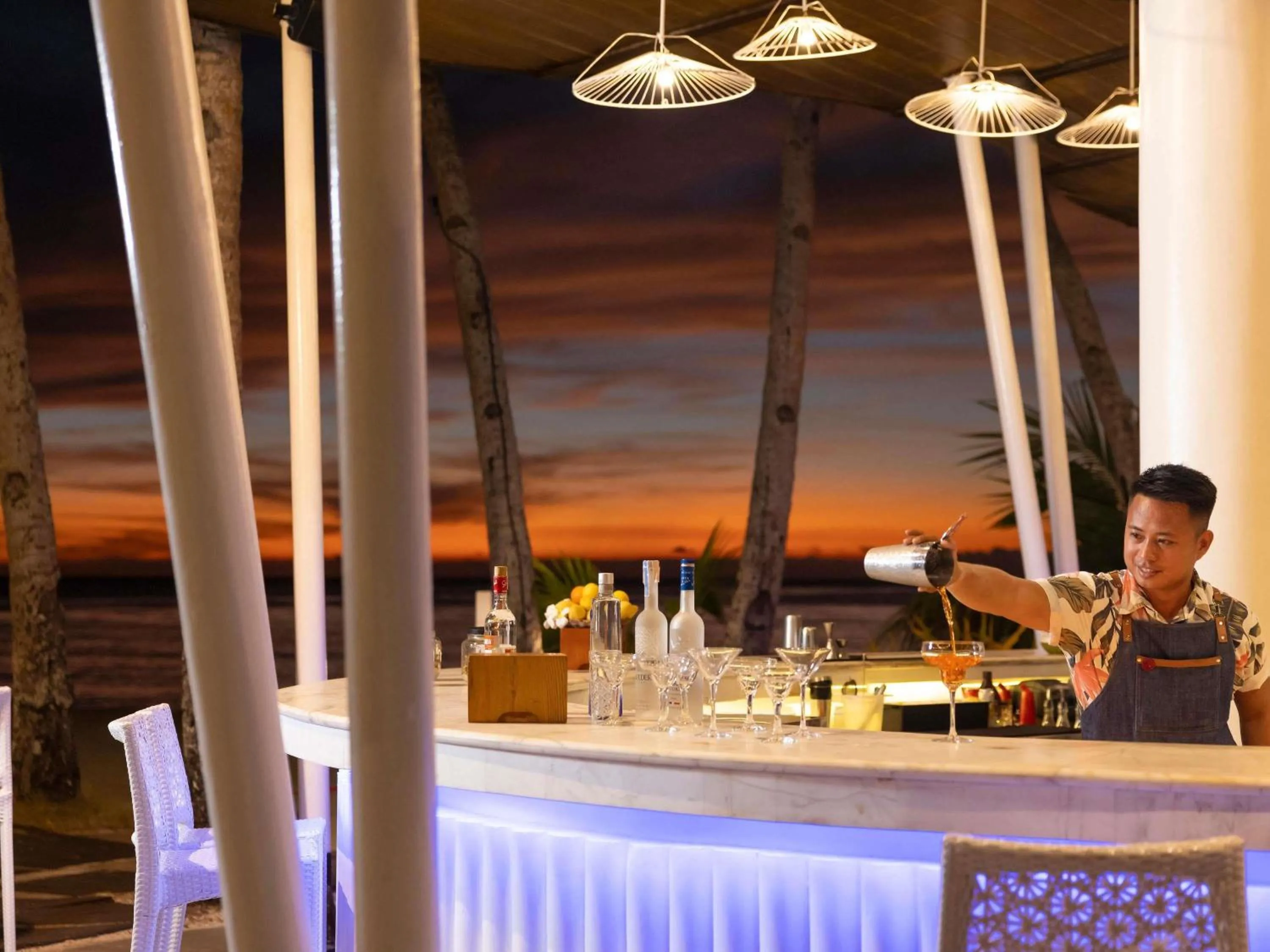 Lounge or bar in Movenpick Resort & Spa Boracay