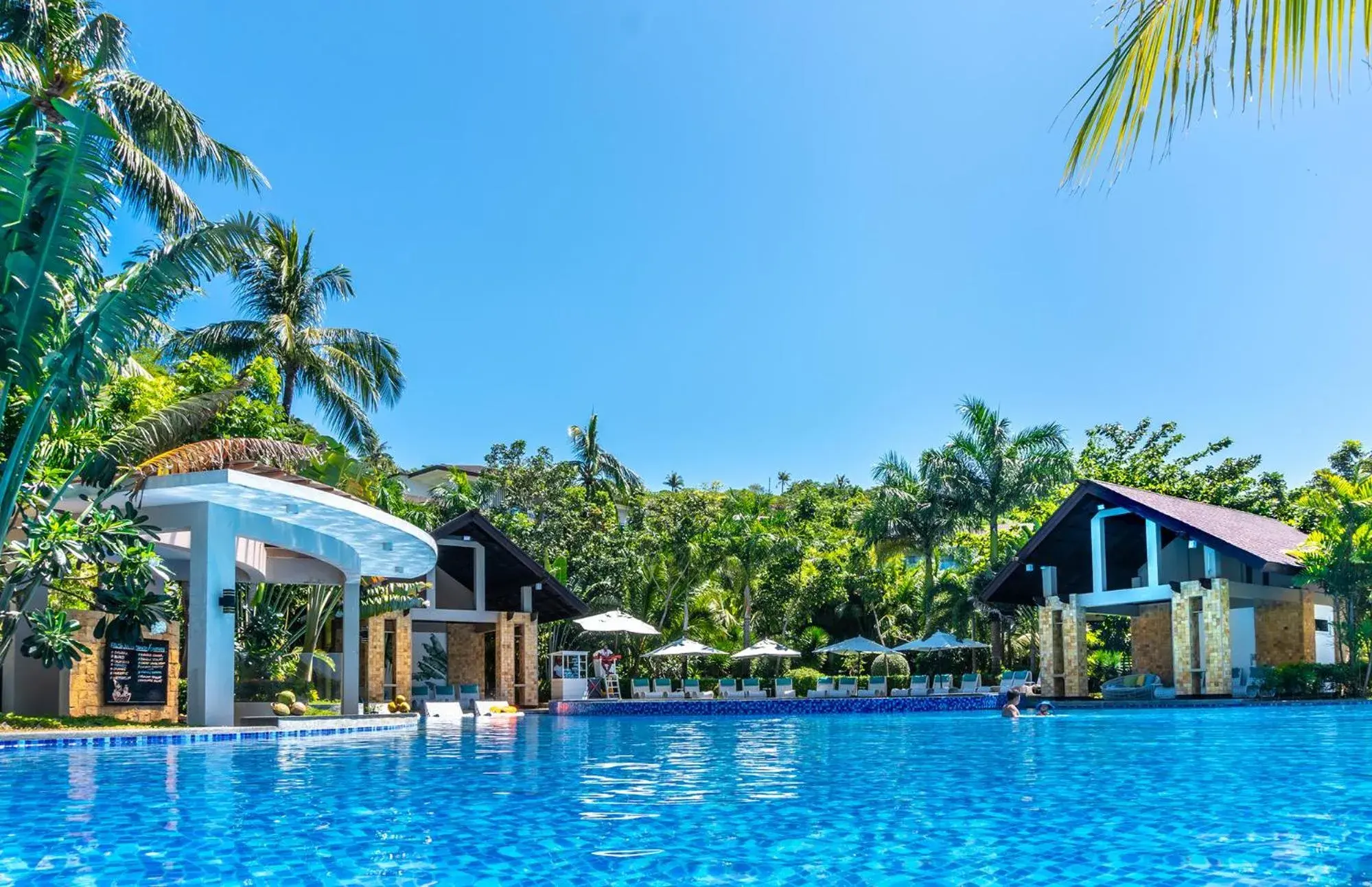 Swimming pool in Movenpick Resort & Spa Boracay Swimming pool in Movenpick Resort & Spa Boracay