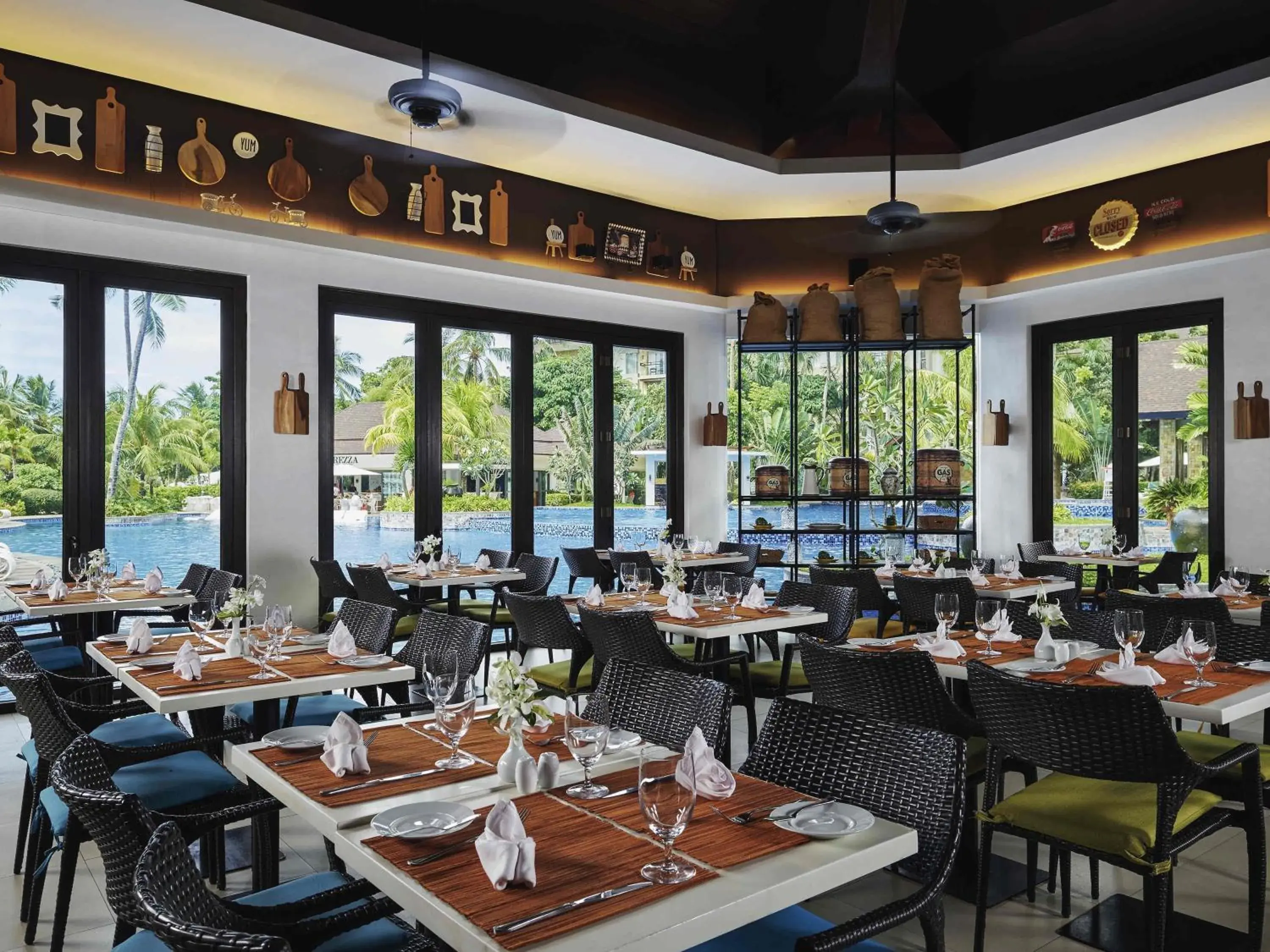 Restaurant/places to eat in Movenpick Resort & Spa Boracay Restaurant/places to eat in Movenpick Resort & Spa Boracay