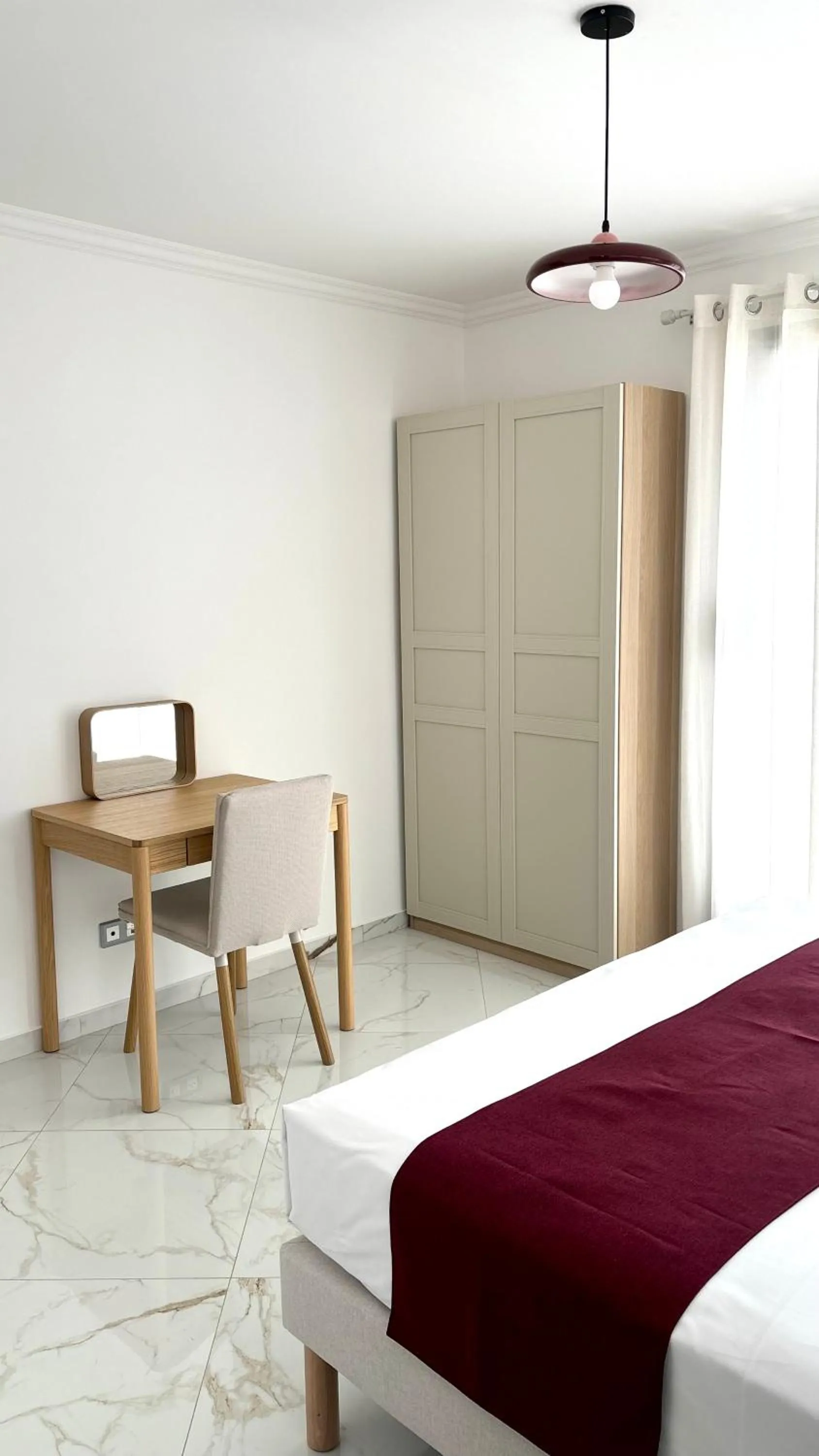 Bed in Hotel et Appartements Reine D'Azur