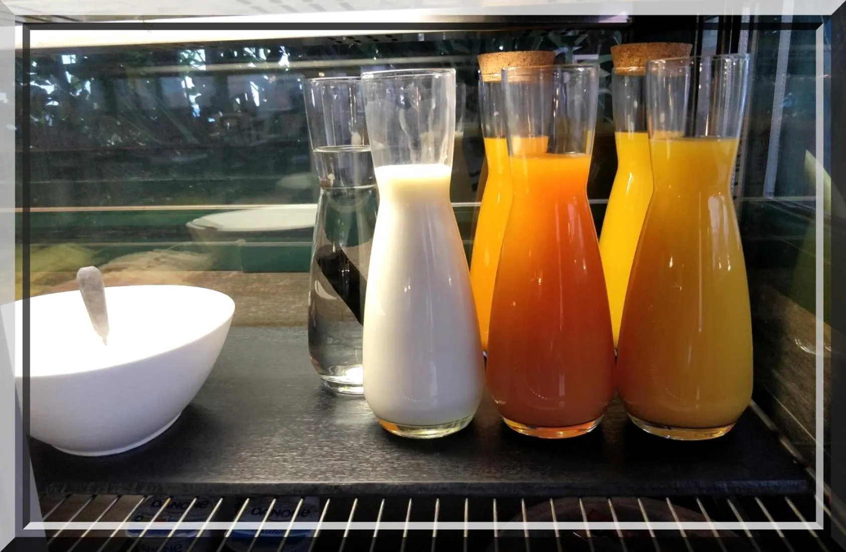 Buffet breakfast in Hotel et Appartements Reine D'Azur