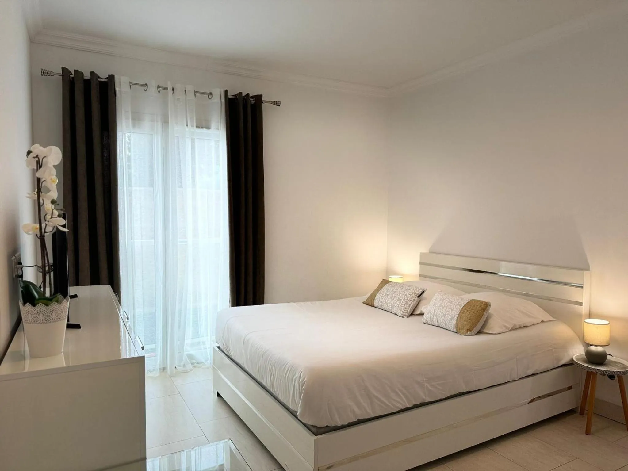 Bed in Hotel et Appartements Reine D'Azur