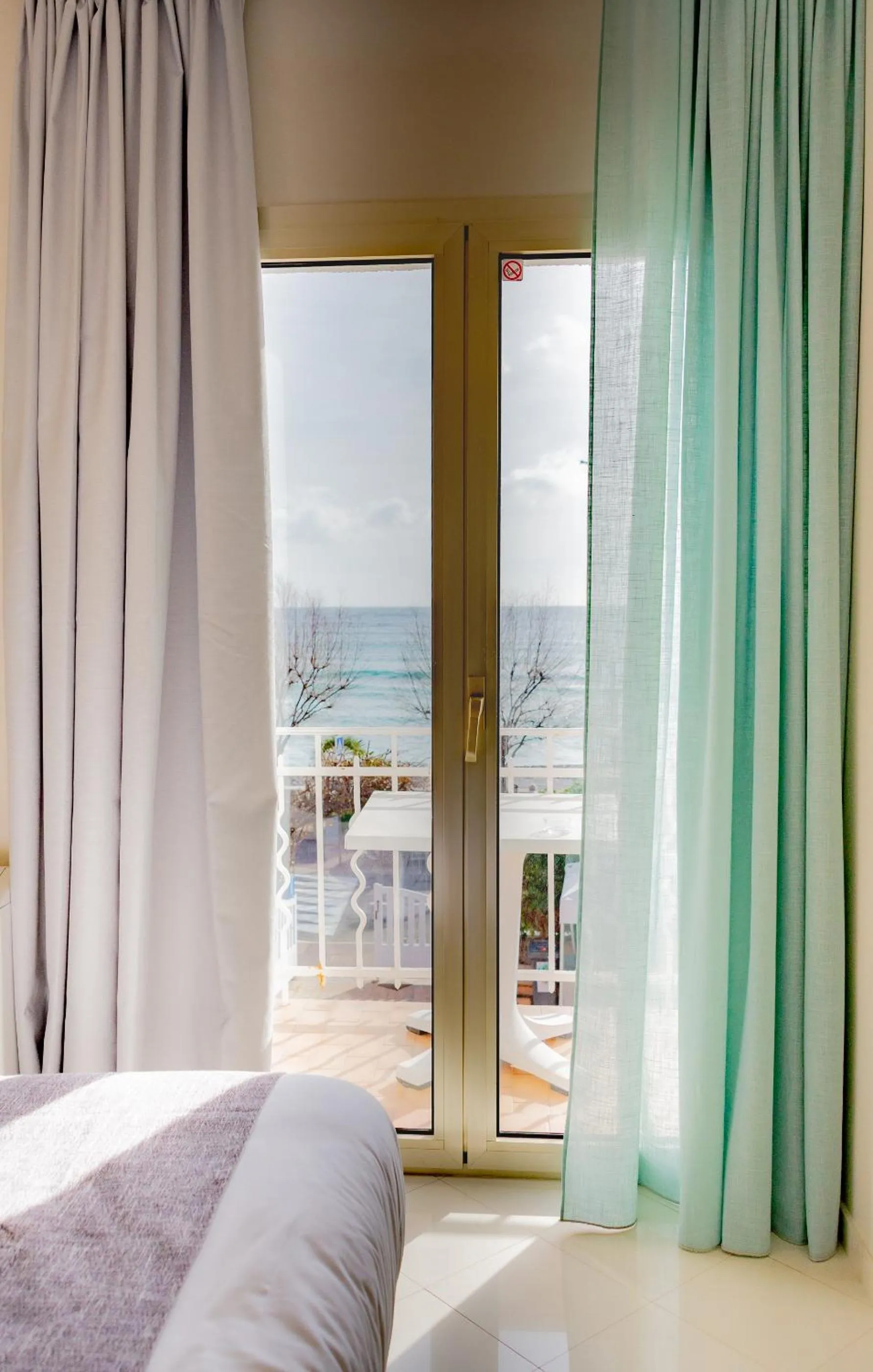 Bed in Hotel et Appartements Reine D'Azur