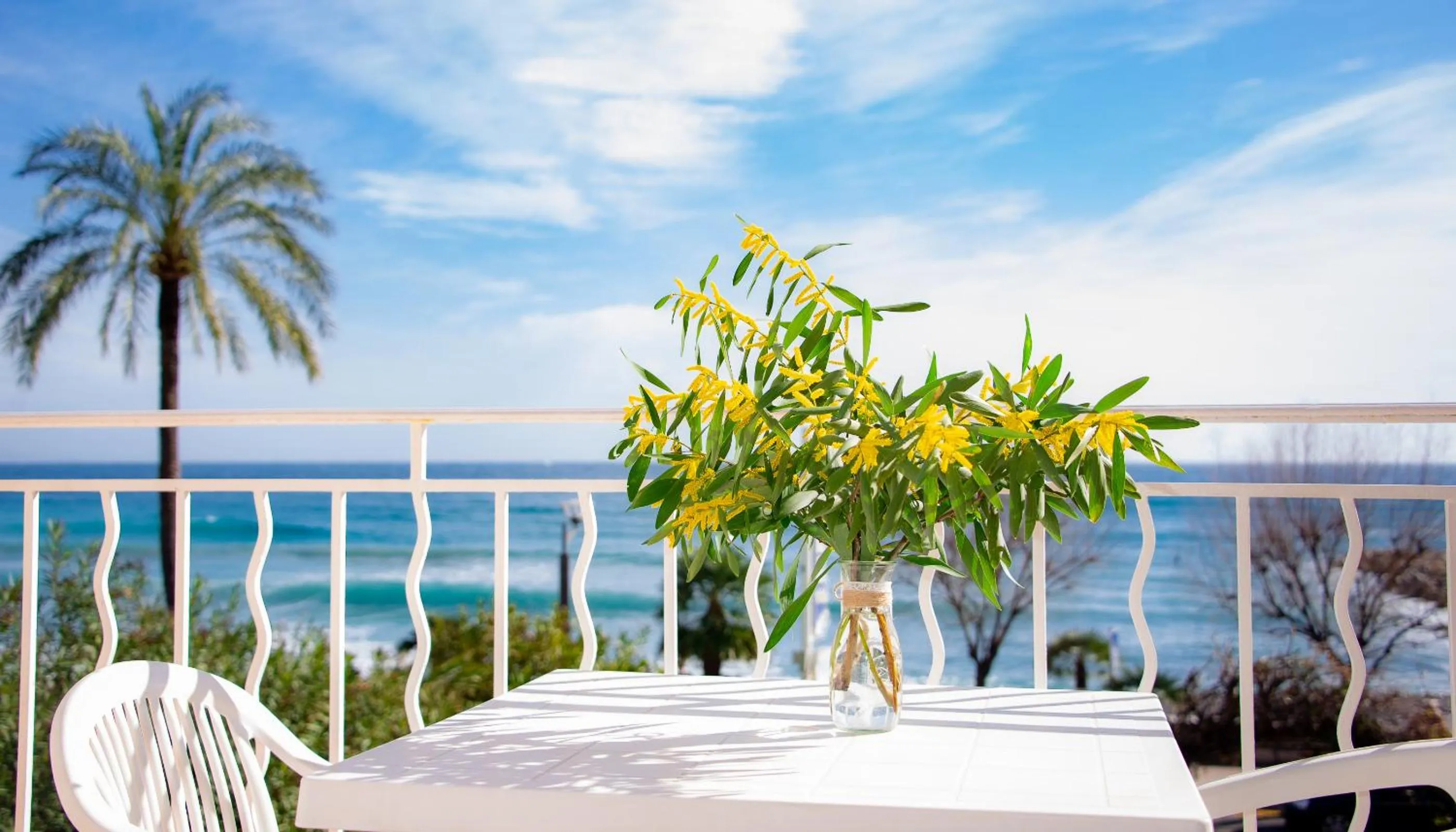 Sea view in Hotel et Appartements Reine D'Azur