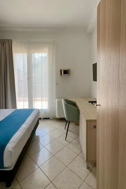 Bed in Hotel et Appartements Reine D'Azur