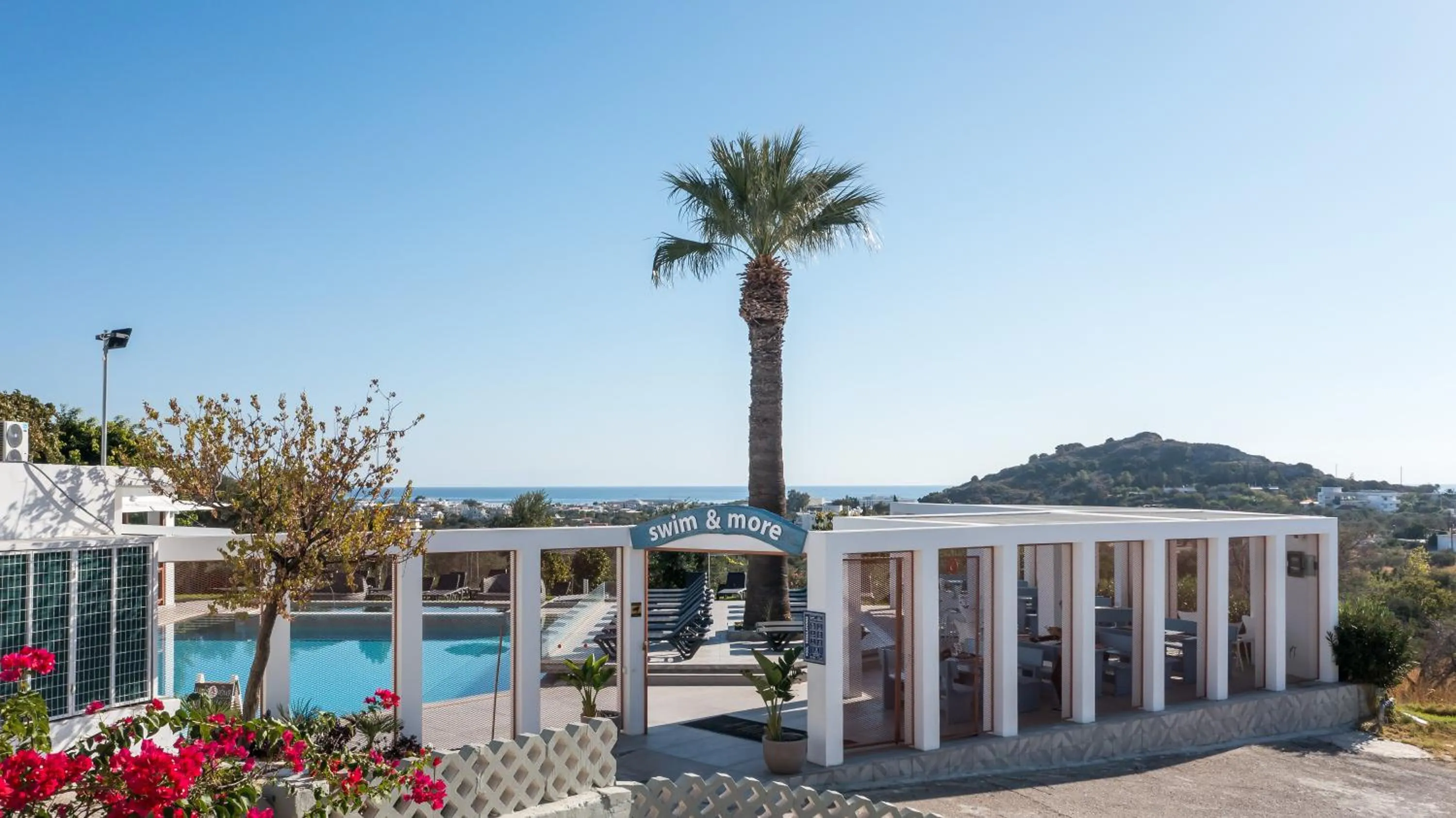 Restaurant/places to eat in Hillside Studios & Apartments