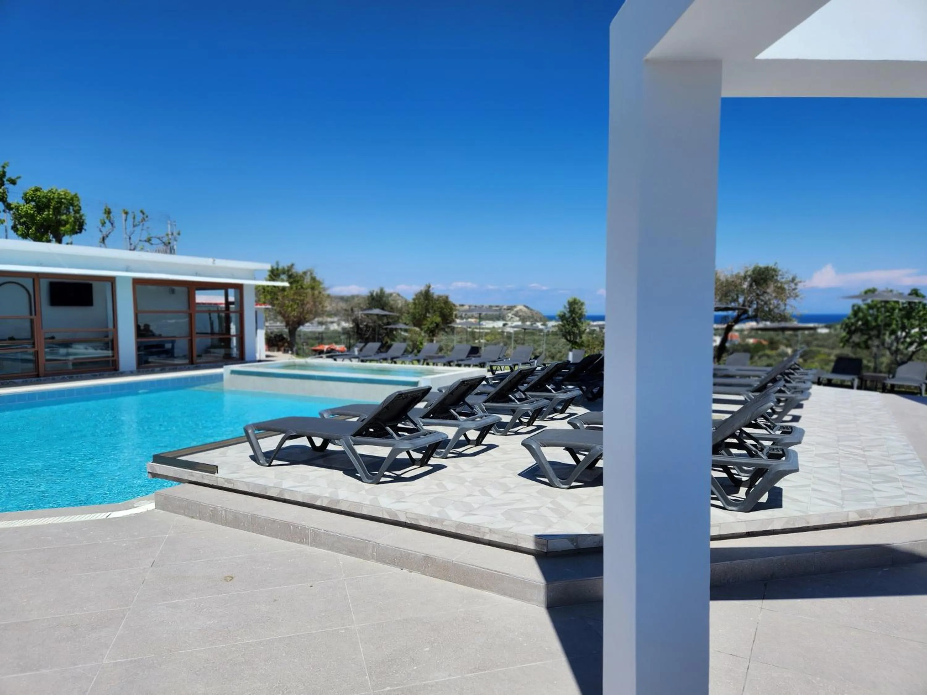 Property building in Hillside Studios & Apartments