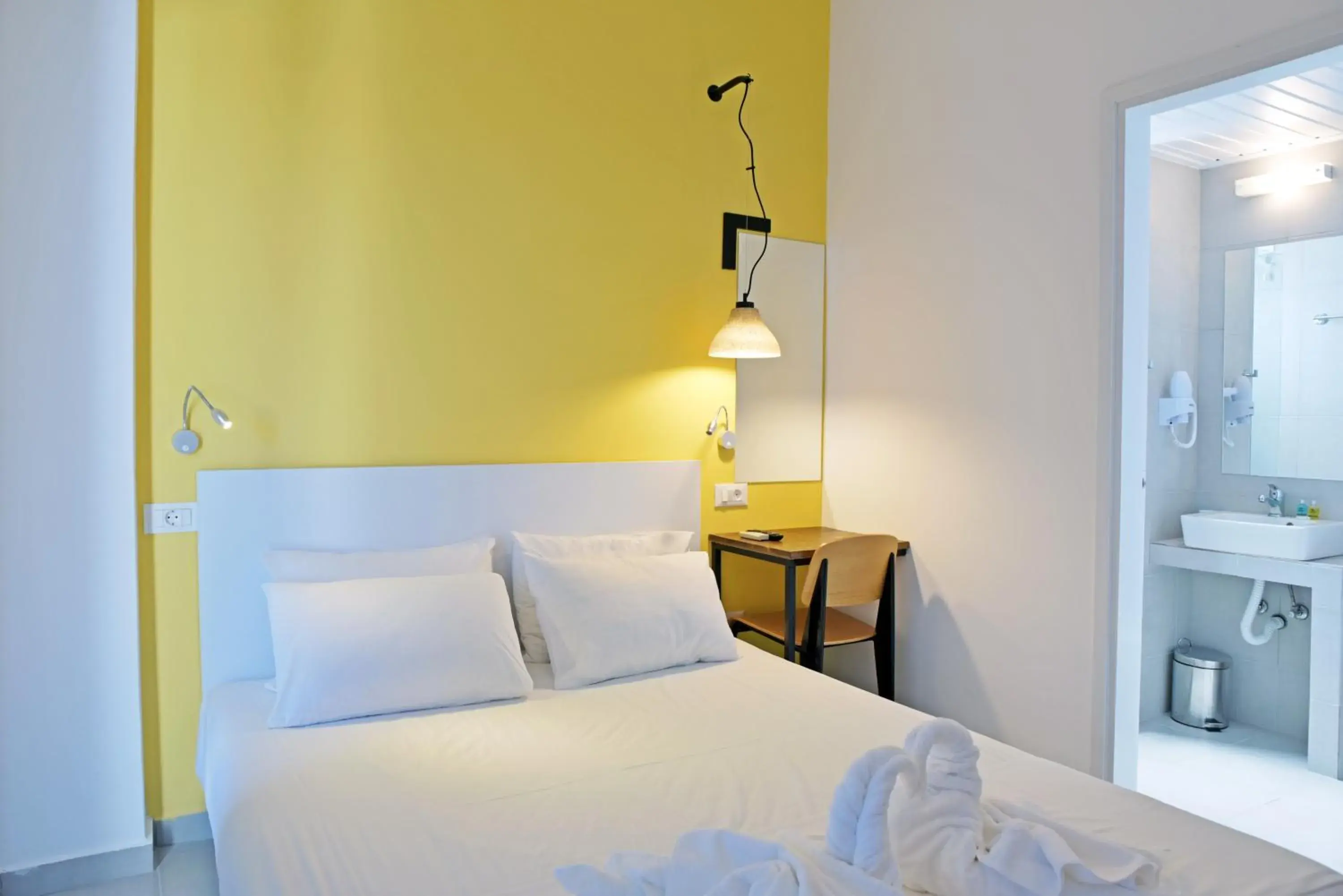 Two-Bedroom Suite in Hillside Studios & Apartments Two-Bedroom Suite in Hillside Studios & Apartments