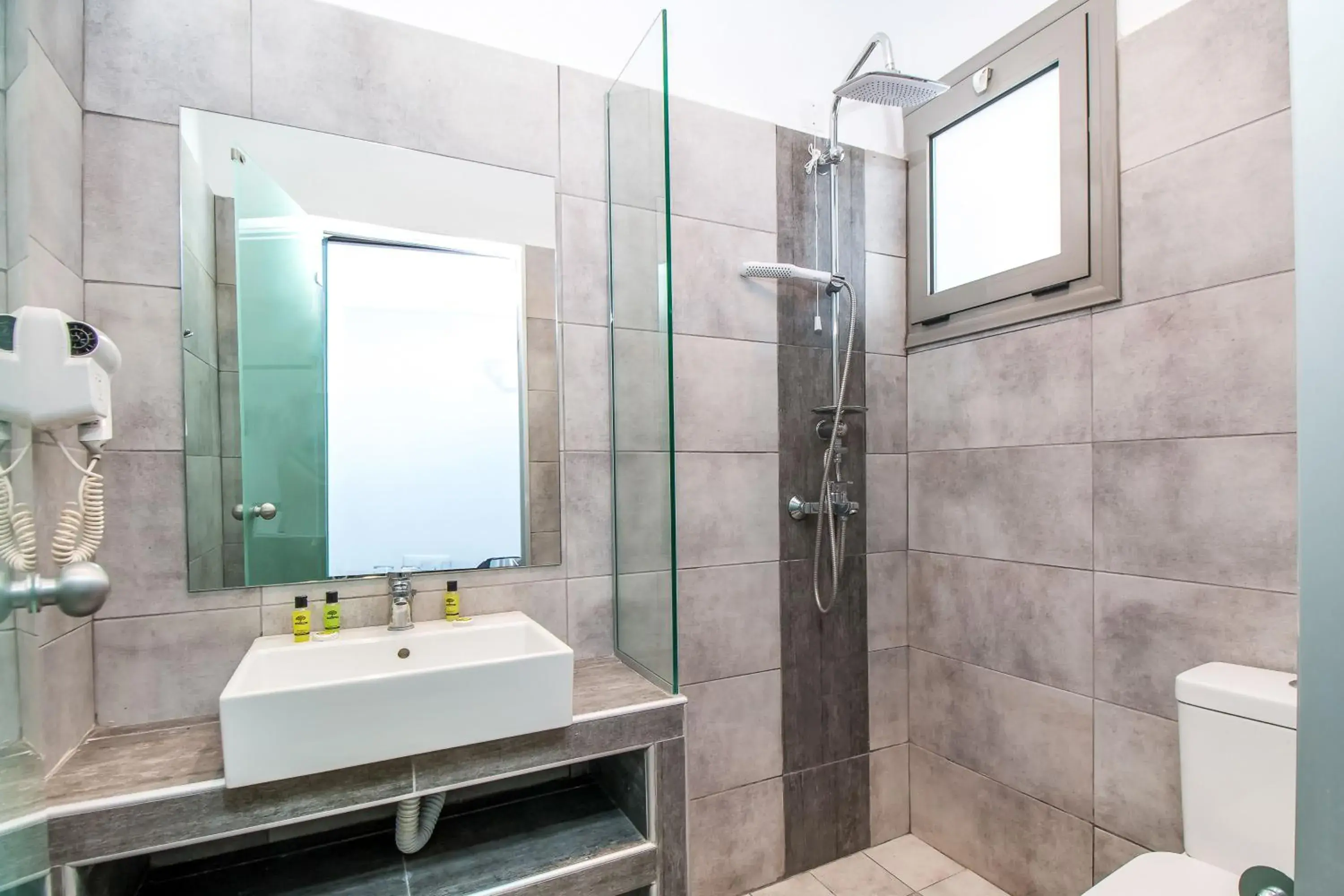 Bathroom in Hillside Studios & Apartments Bathroom in Hillside Studios & Apartments