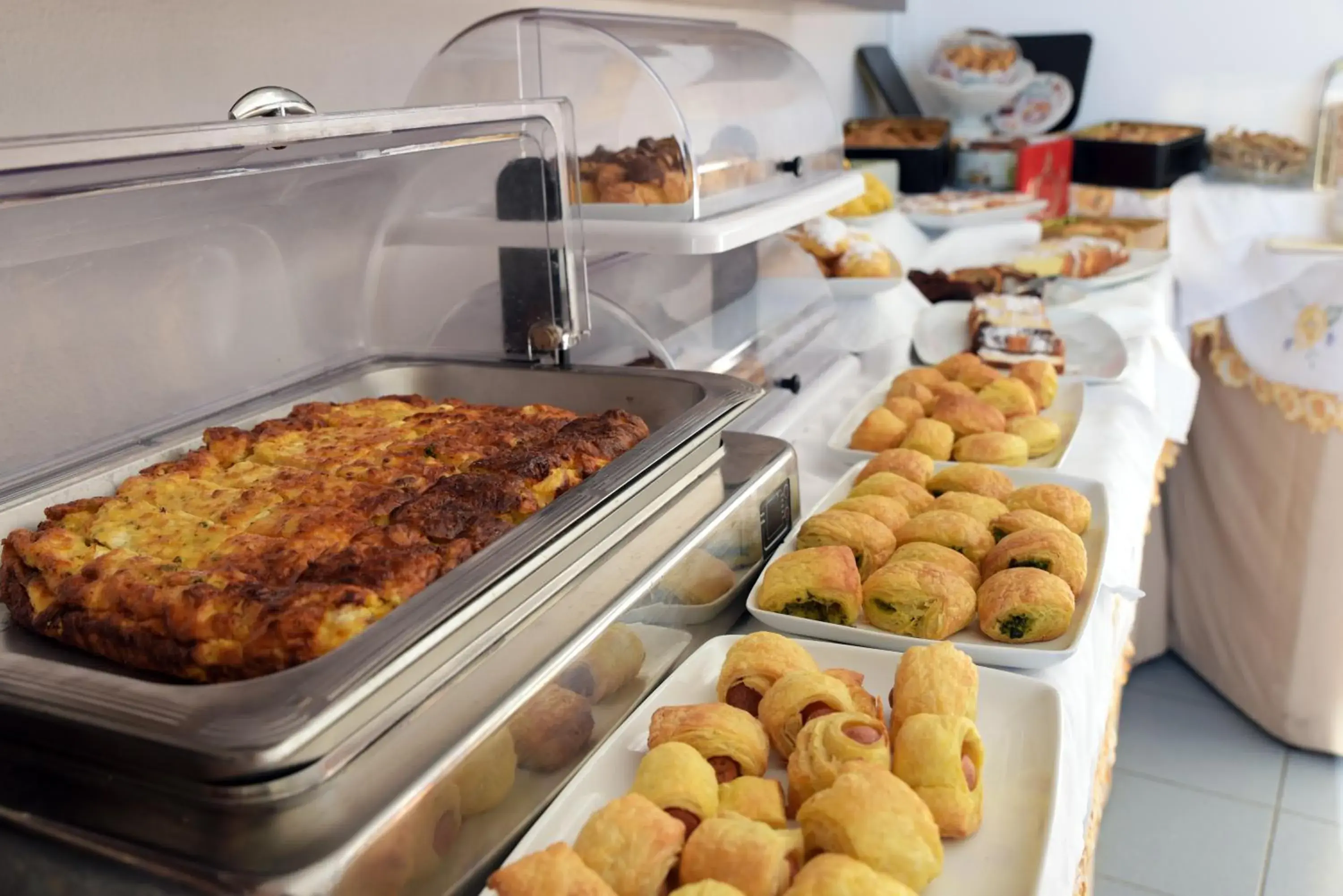 Buffet breakfast in Hillside Studios & Apartments Buffet breakfast in Hillside Studios & Apartments