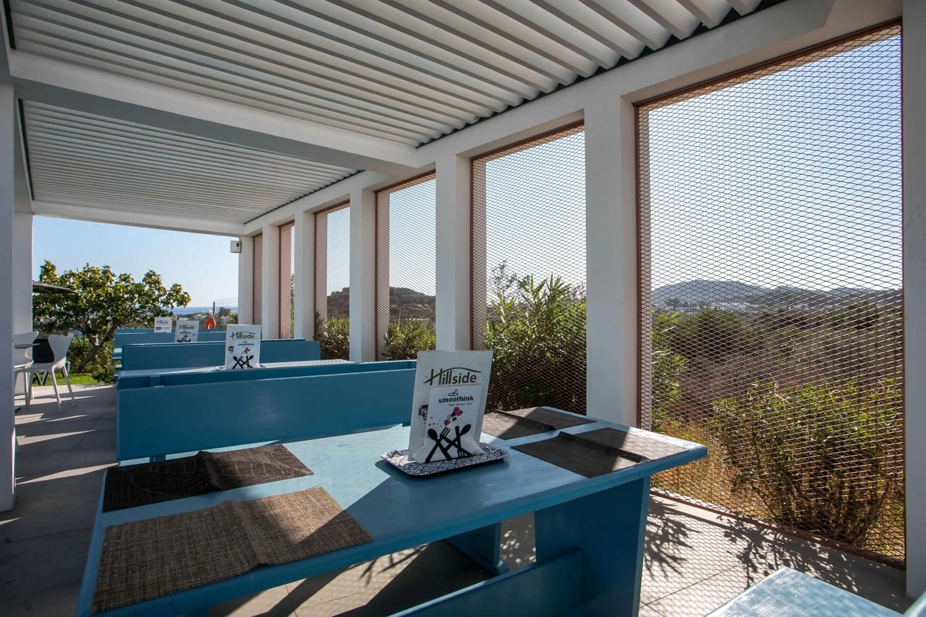 Restaurant/places to eat in Hillside Studios & Apartments