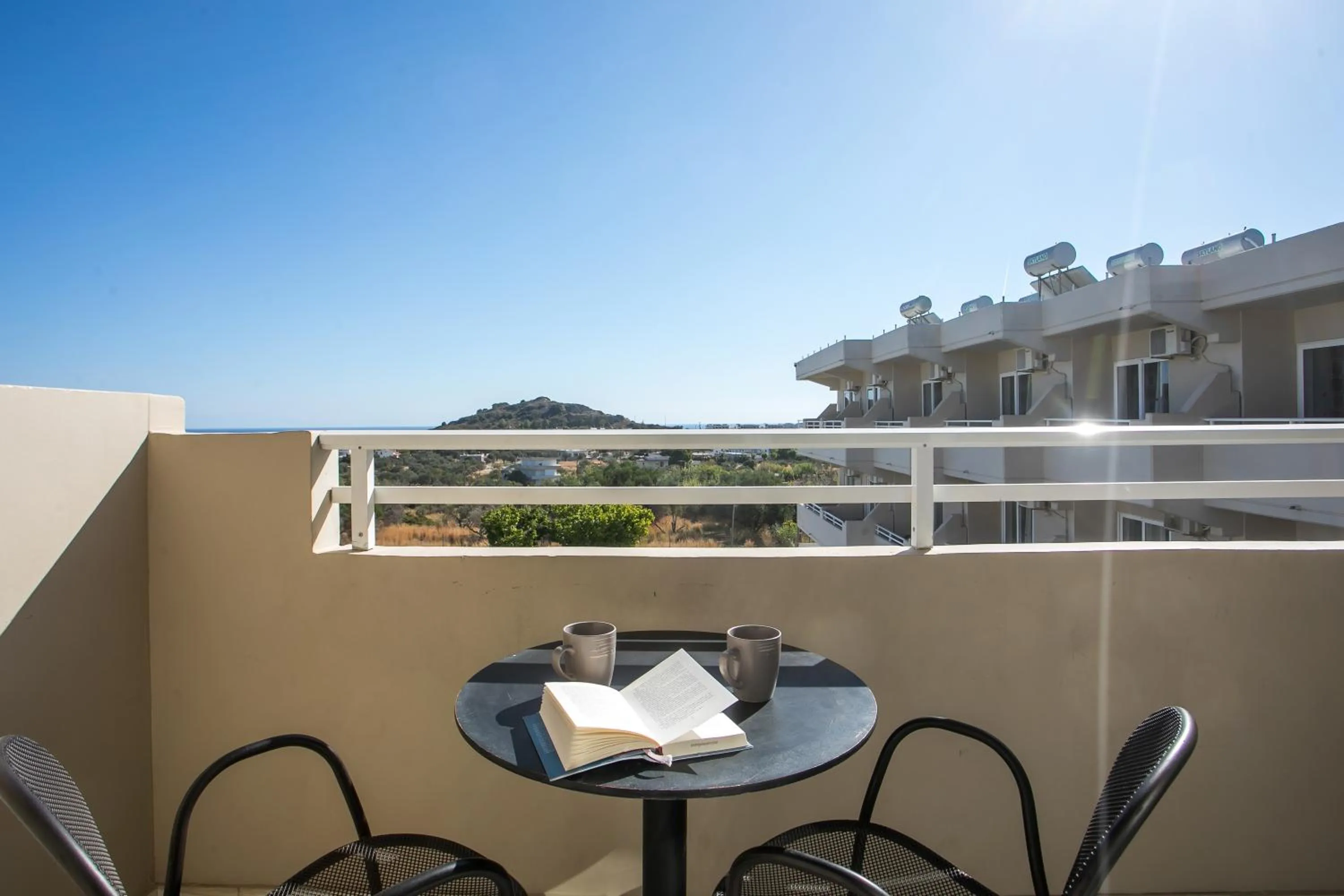 Property building in Hillside Studios & Apartments