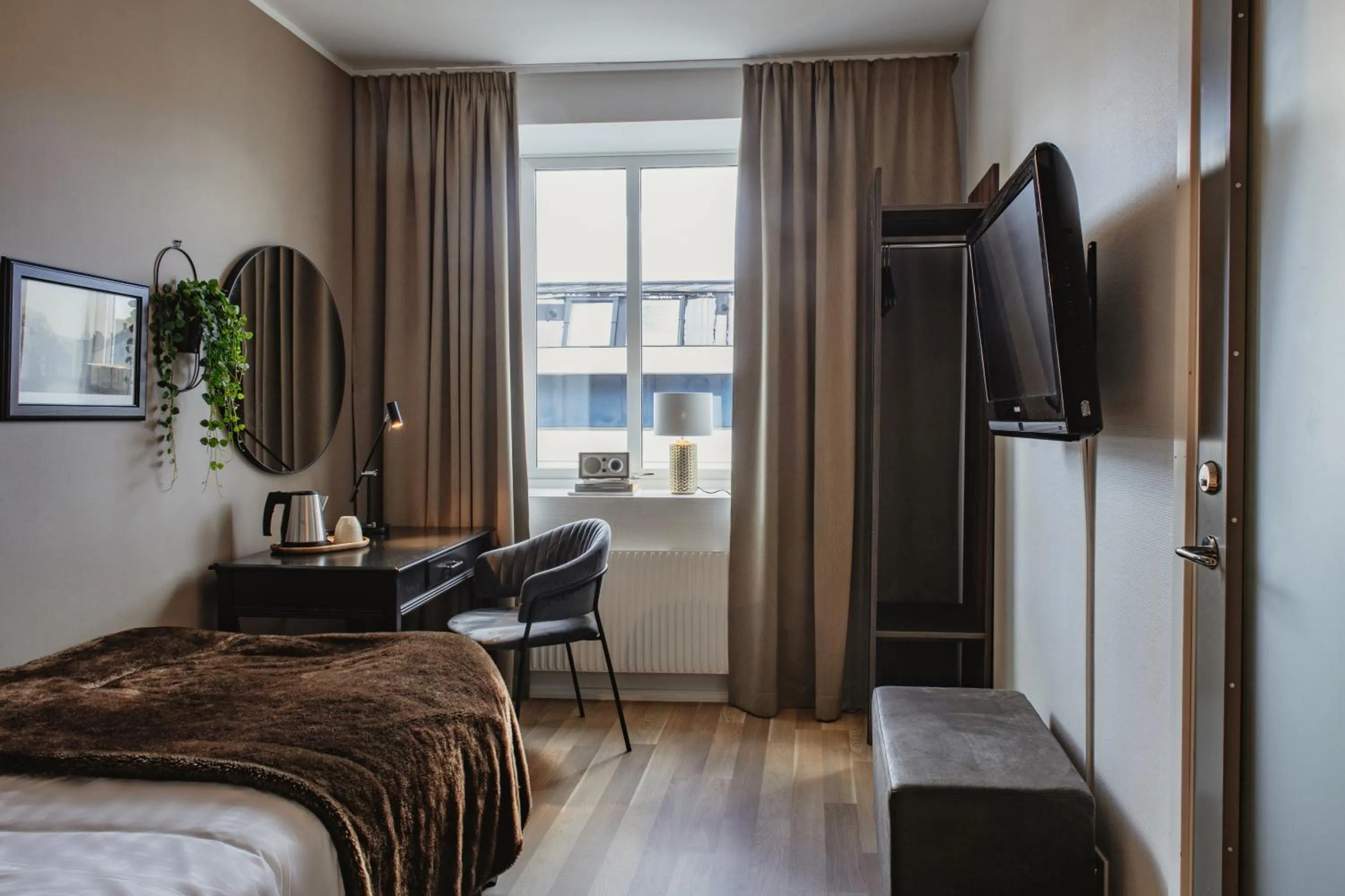 Photo of the whole room, Bed in Home Hotel Cardinal