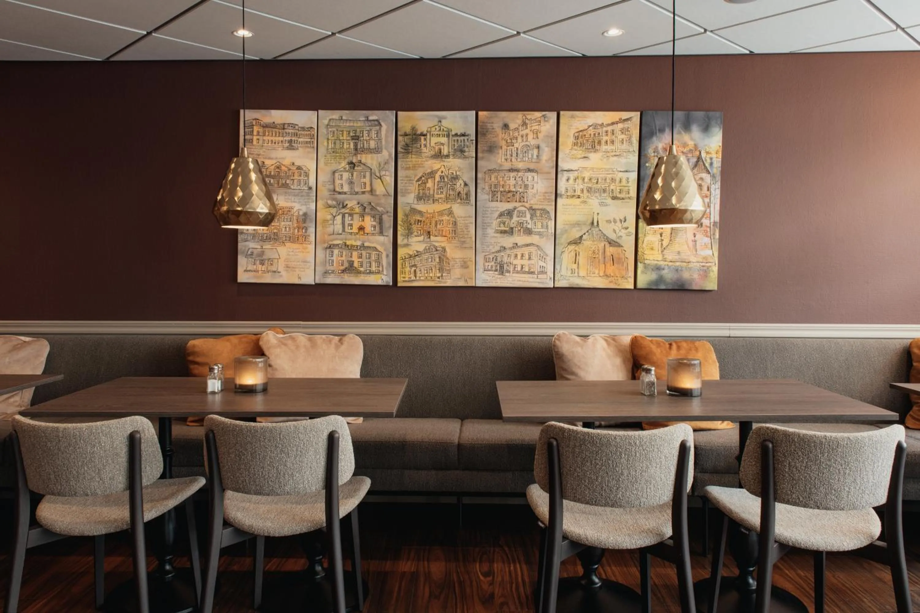 Restaurant/places to eat in Home Hotel Cardinal