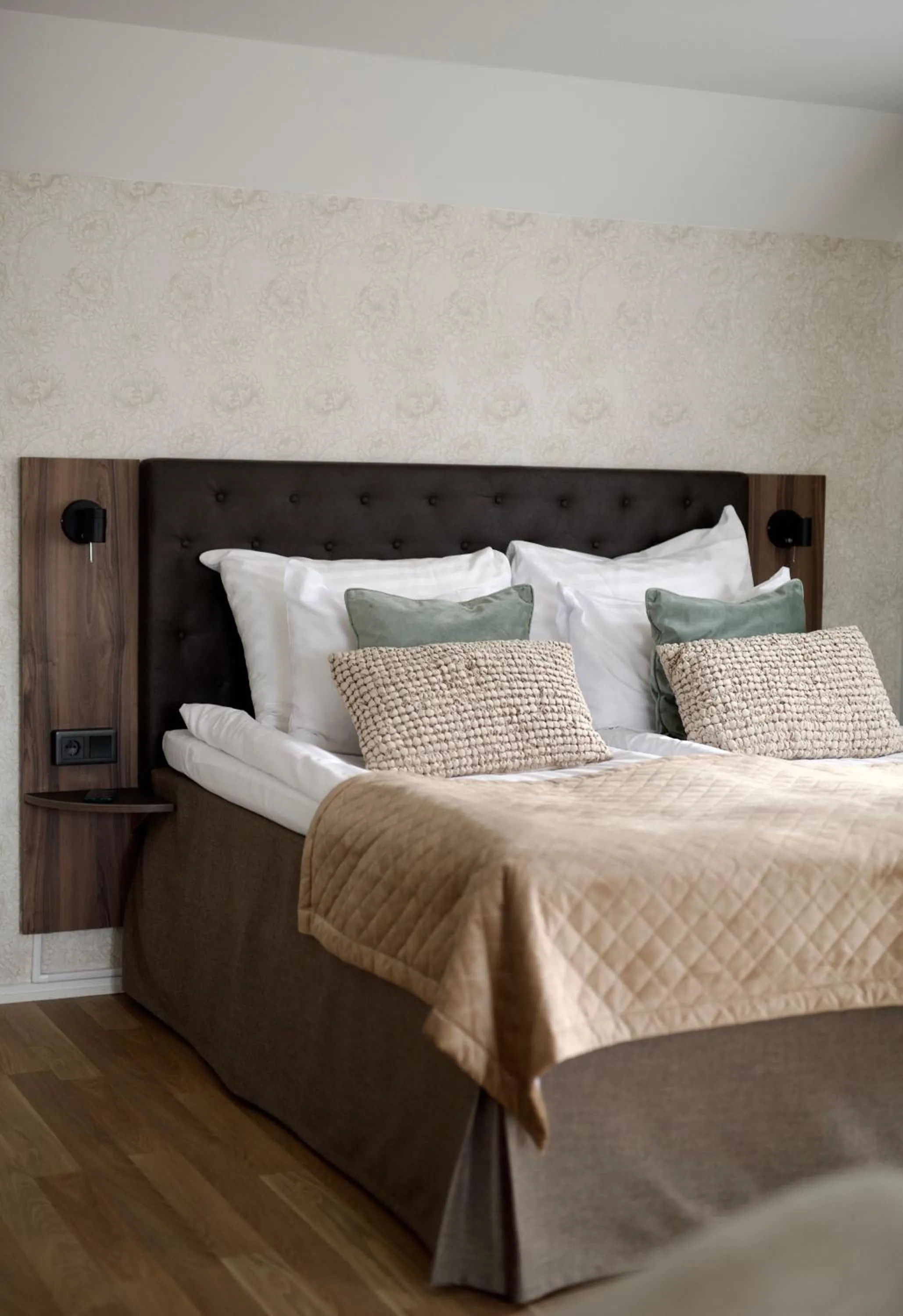 Bedroom, Bed in Home Hotel Cardinal