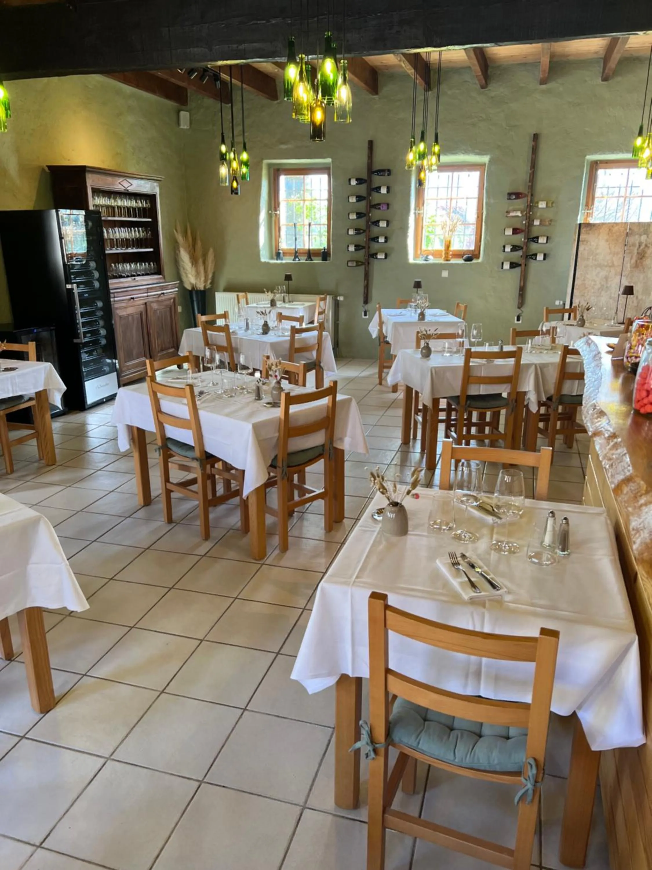 Restaurant/places to eat in Auberge La Plaine