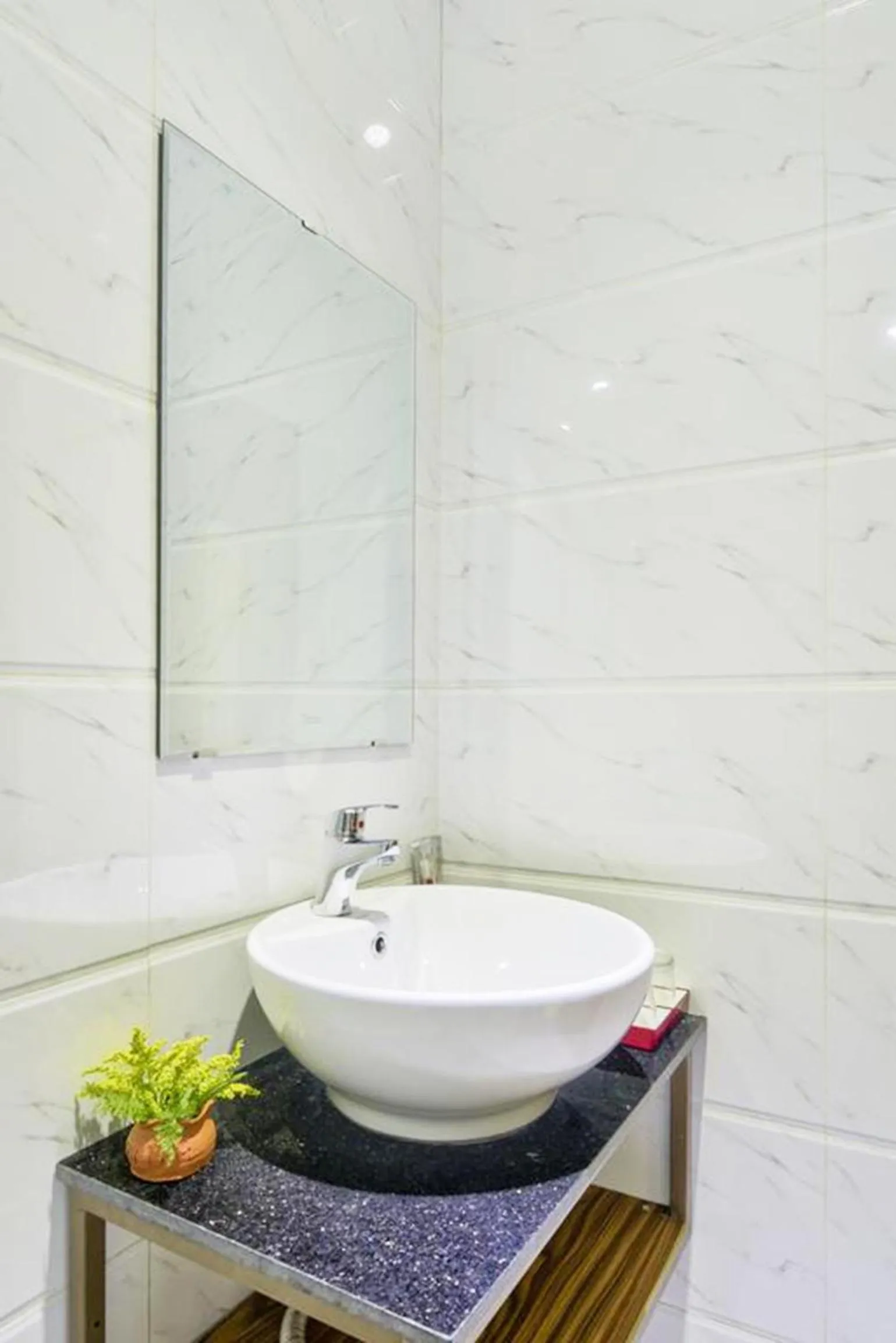 Bathroom in Annie Danang Hotel & Apartment