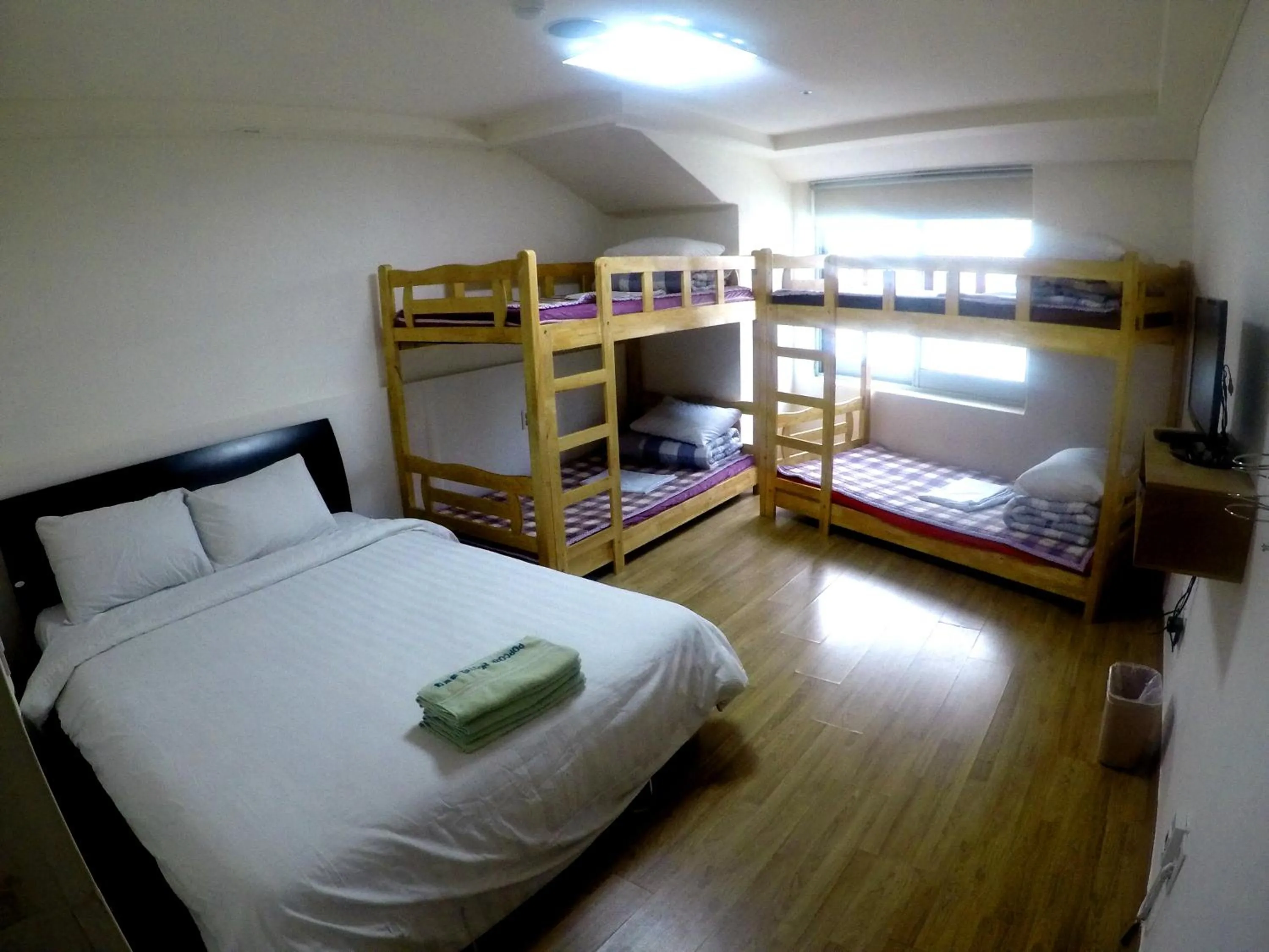 bunk bed, Bed in Busan Popcorn Hostel