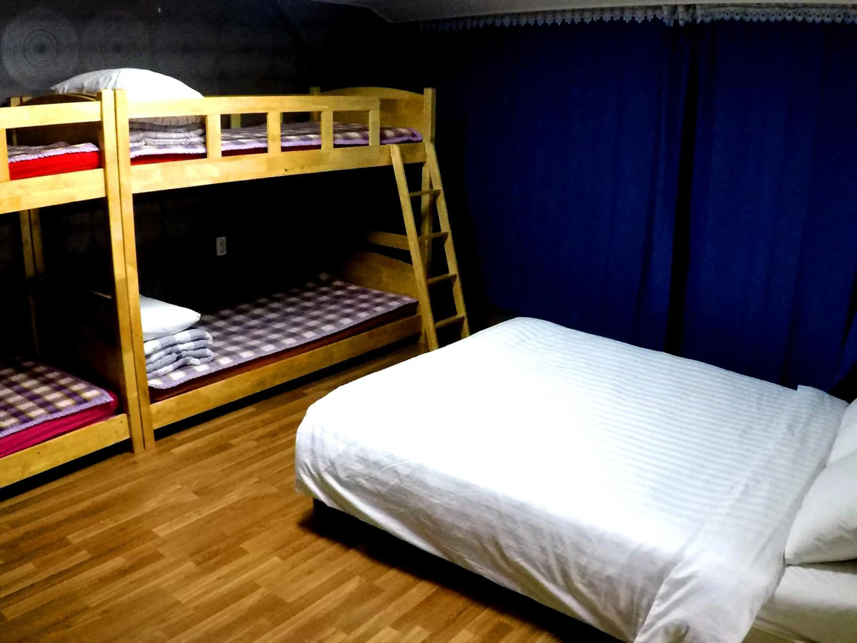 bunk bed, Bed in Busan Popcorn Hostel