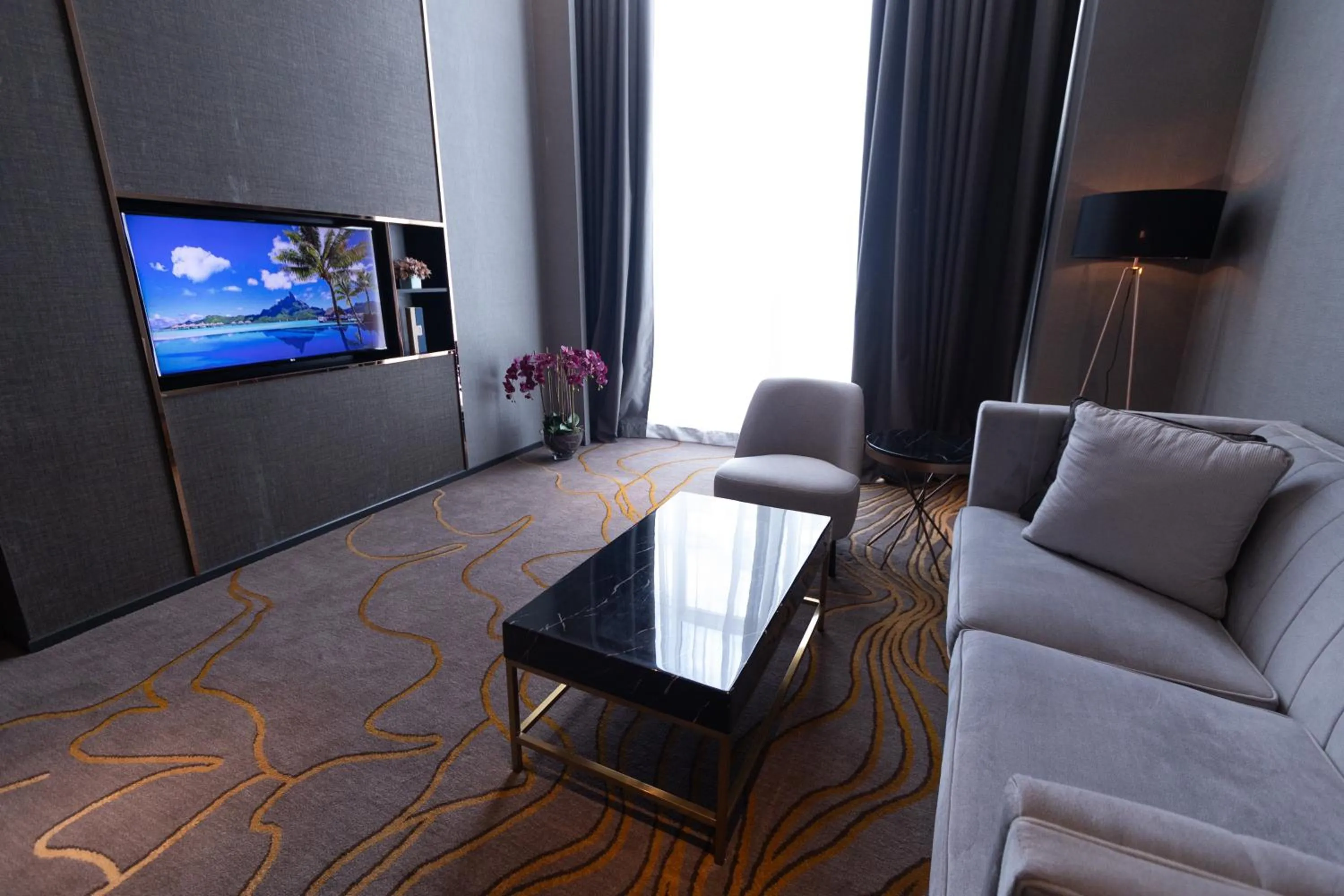 Living room in Ames Hotel