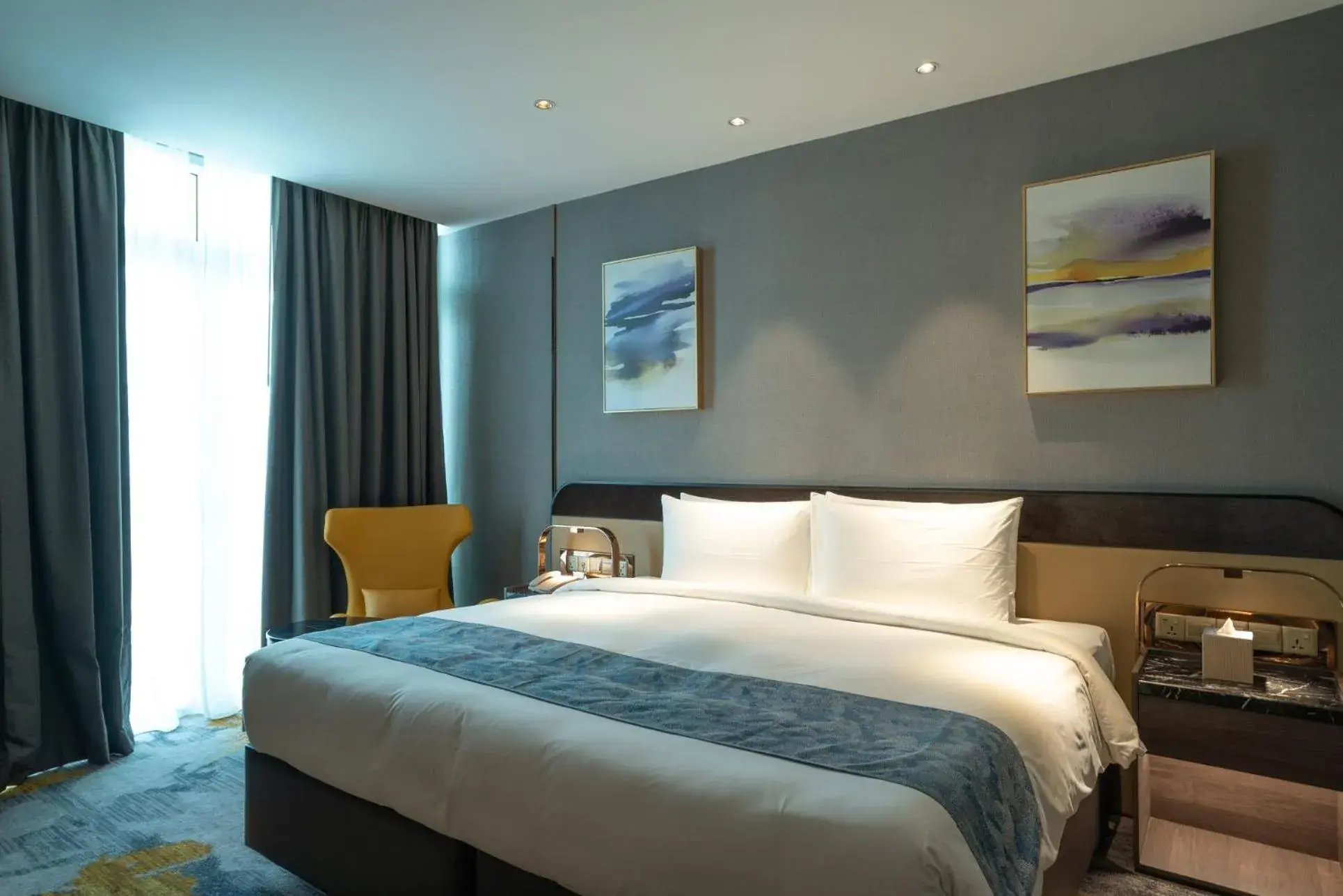 Bedroom, Bed in Ames Hotel Bedroom, Bed in Ames Hotel