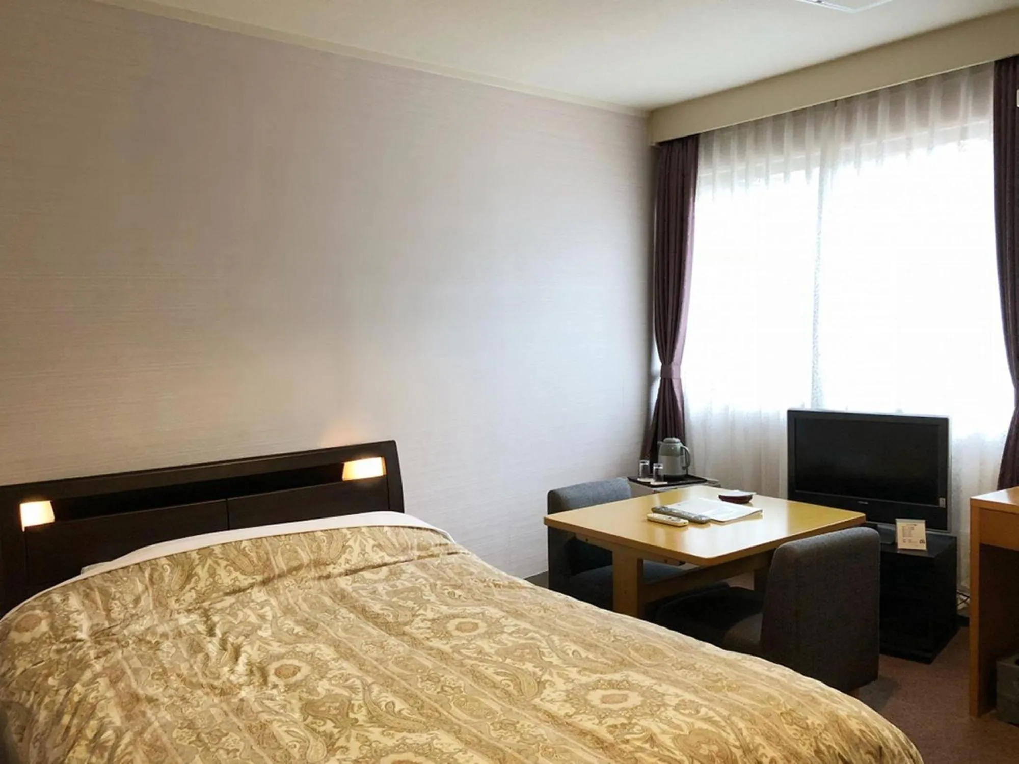 Photo of the whole room, Bed in Azumaen