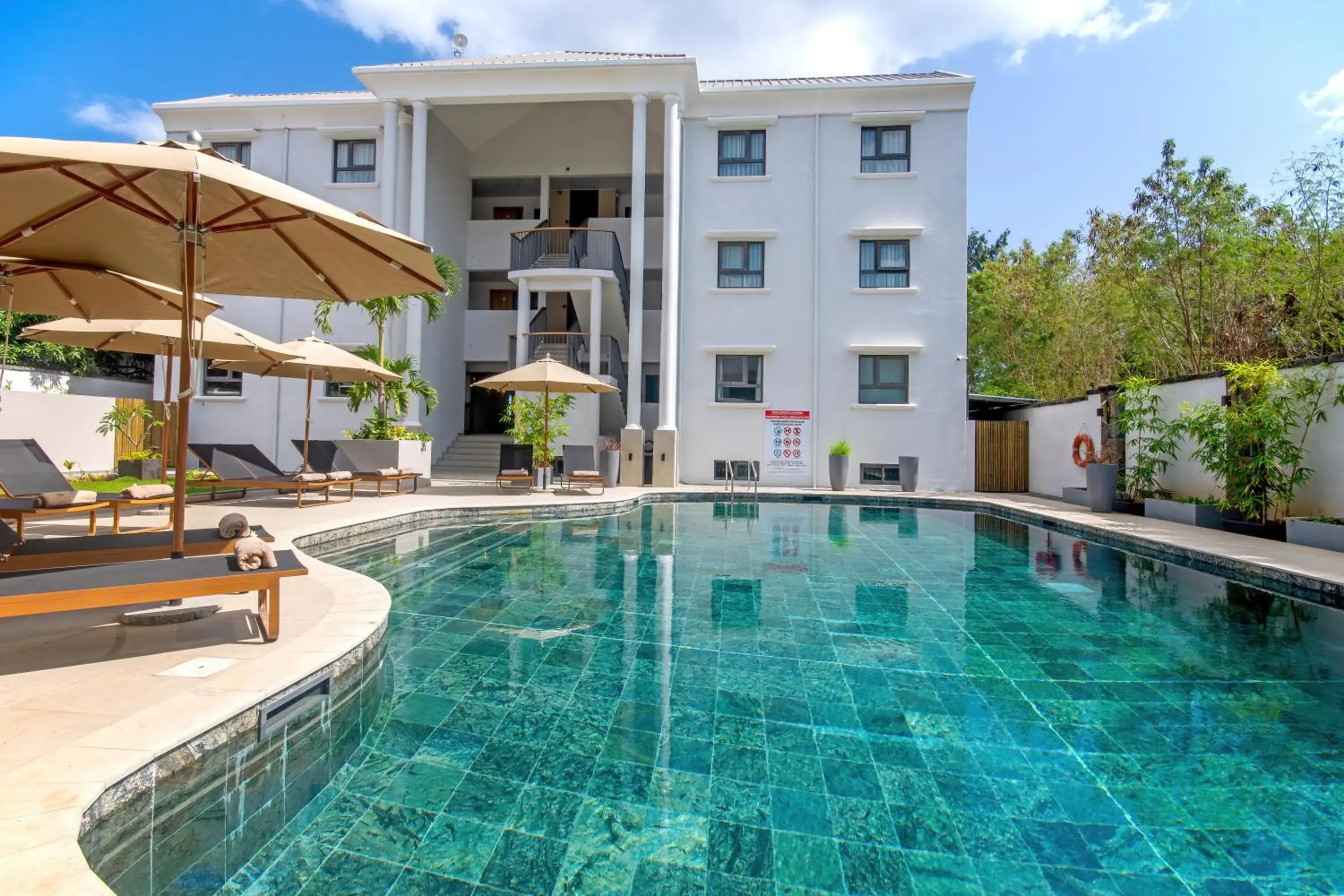 Swimming pool in Gosun Beach Hotel Swimming pool in Gosun Beach Hotel
