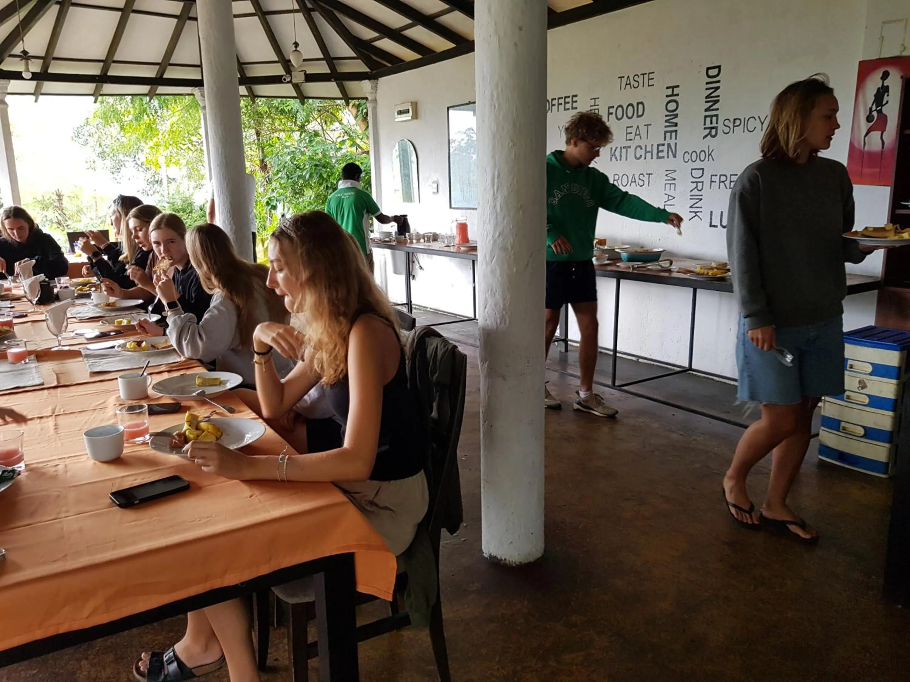 Restaurant/places to eat in Ella Forest Paradise Hotel