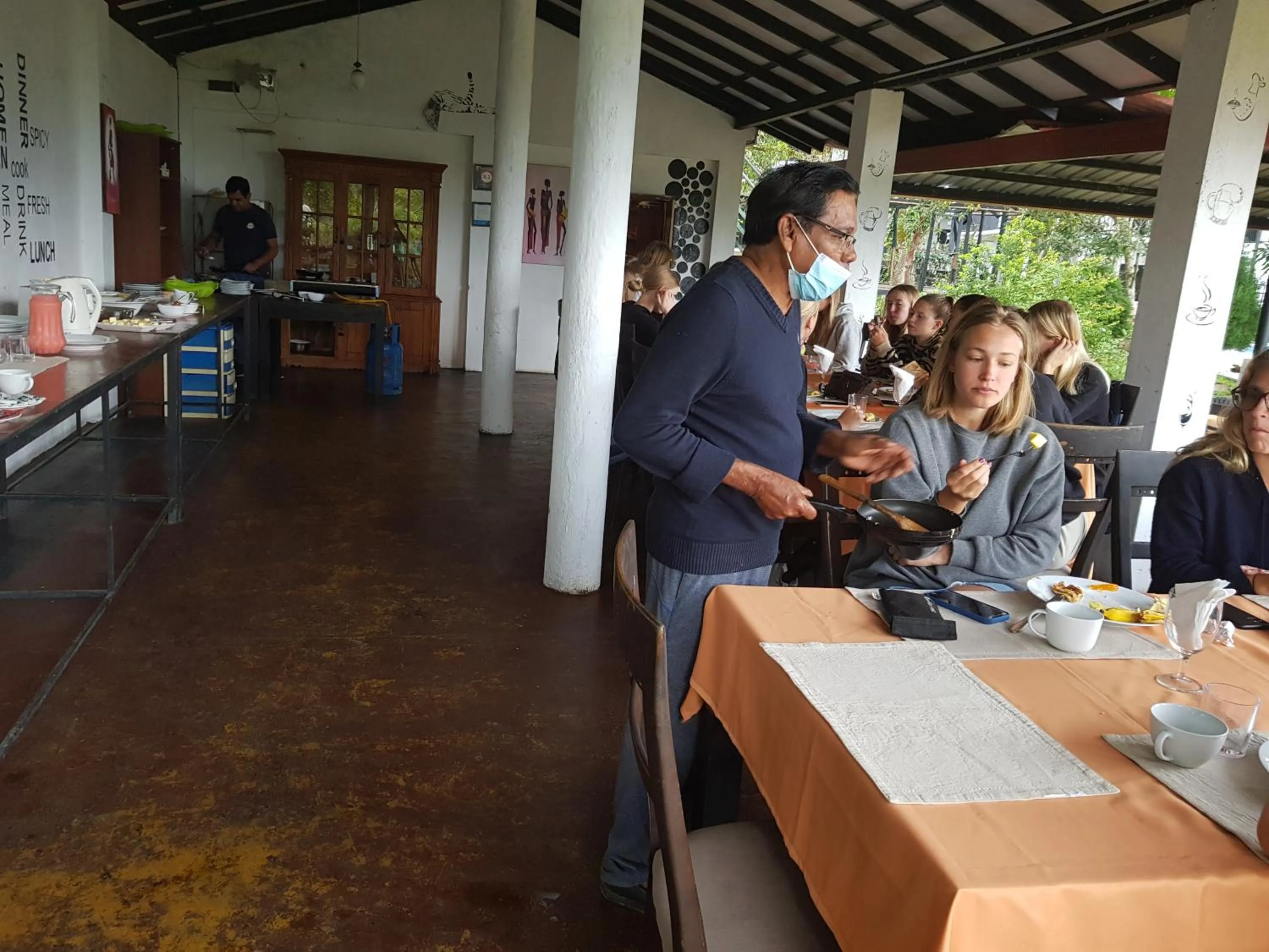 Restaurant/places to eat in Ella Forest Paradise Hotel