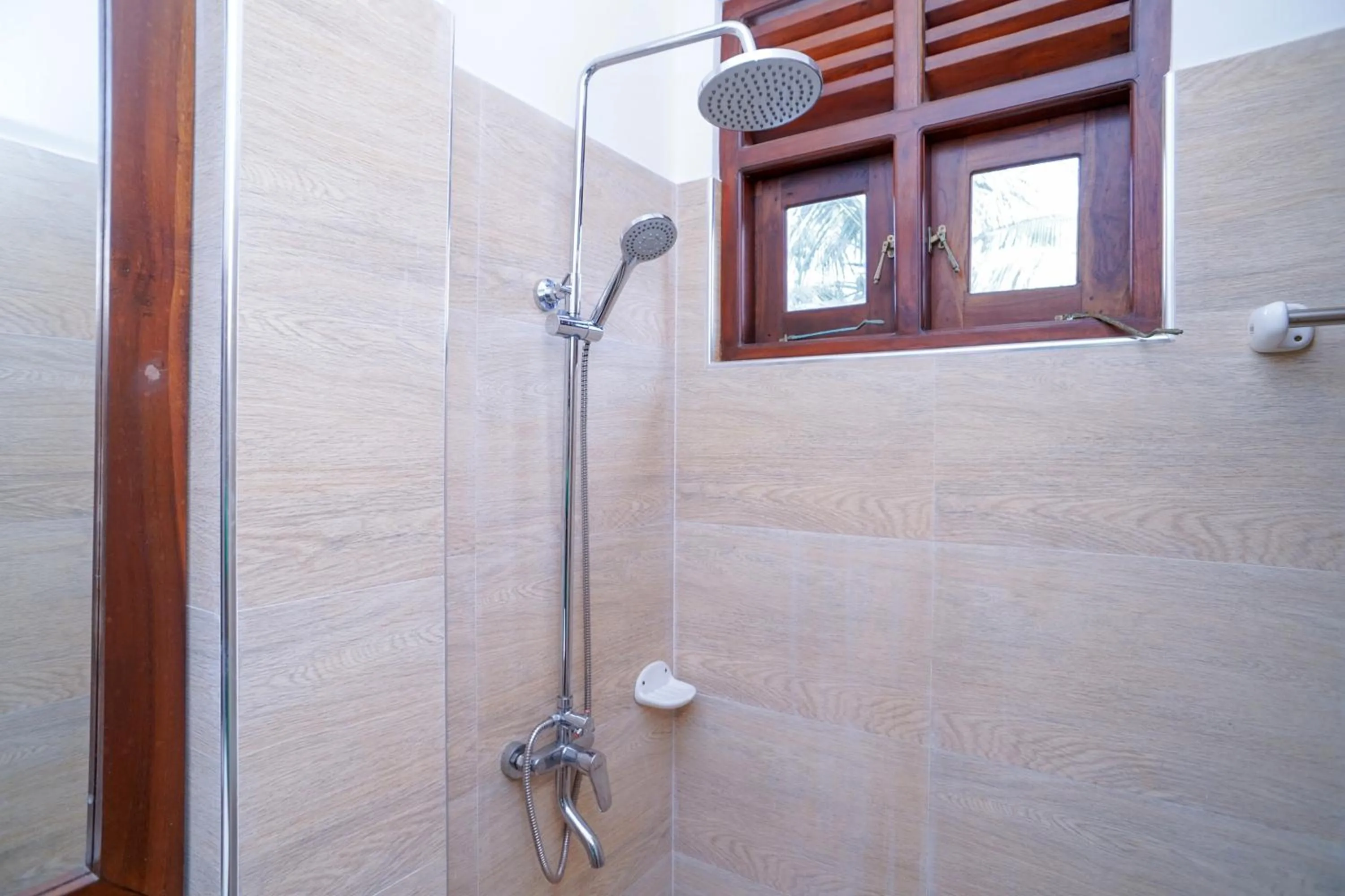 Shower in Surf Sea Breeze Apartments