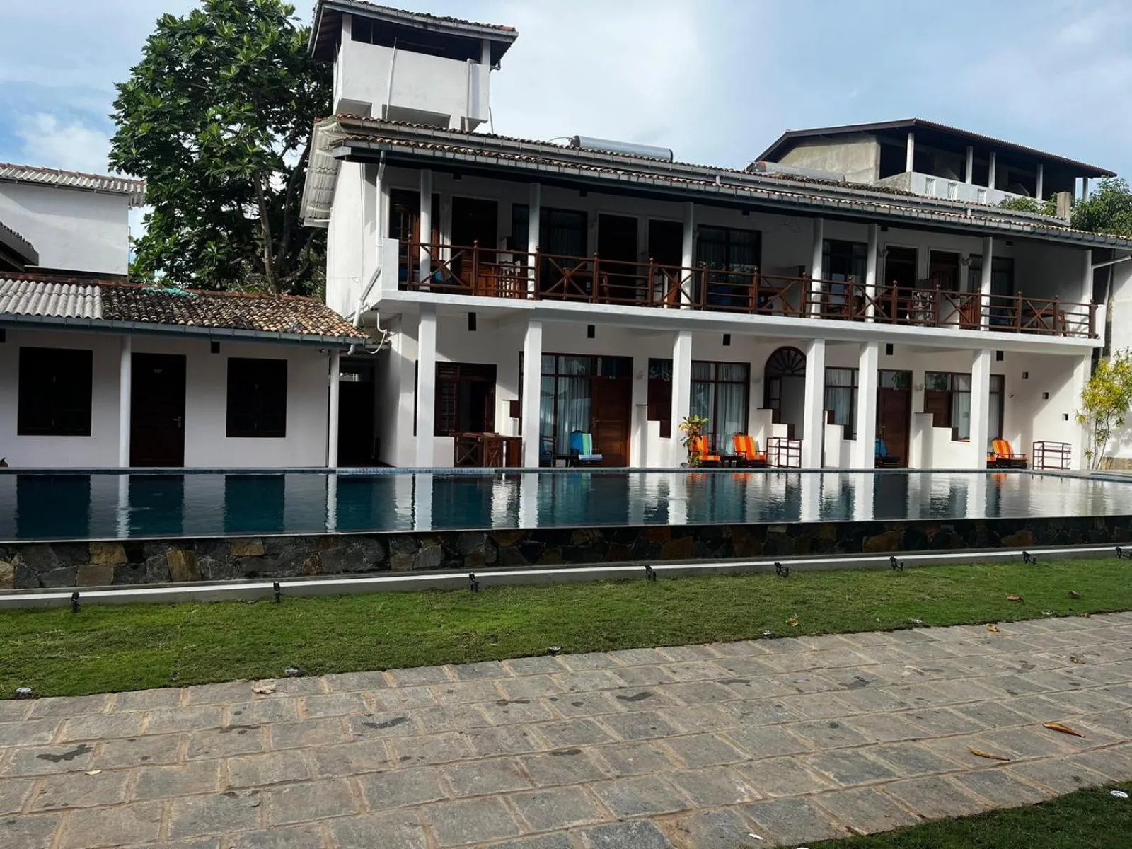 Swimming pool in Surf Sea Breeze Apartments
