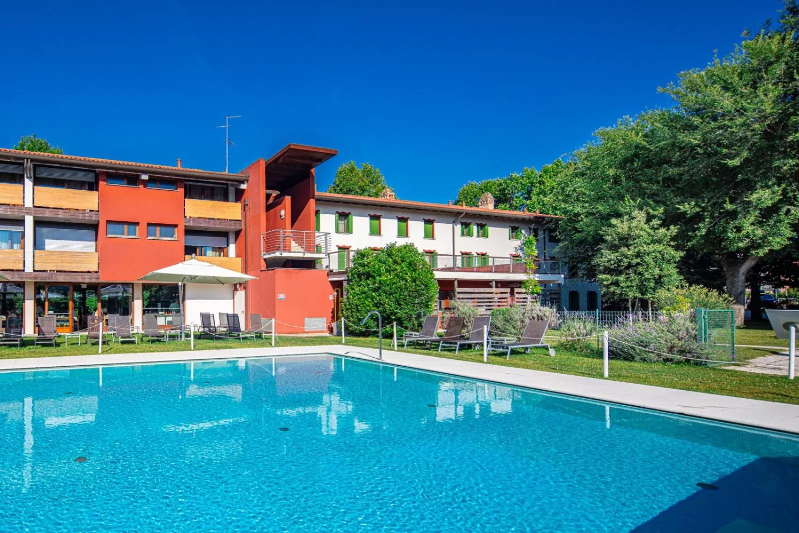 Swimming pool in Hotel La Pergola