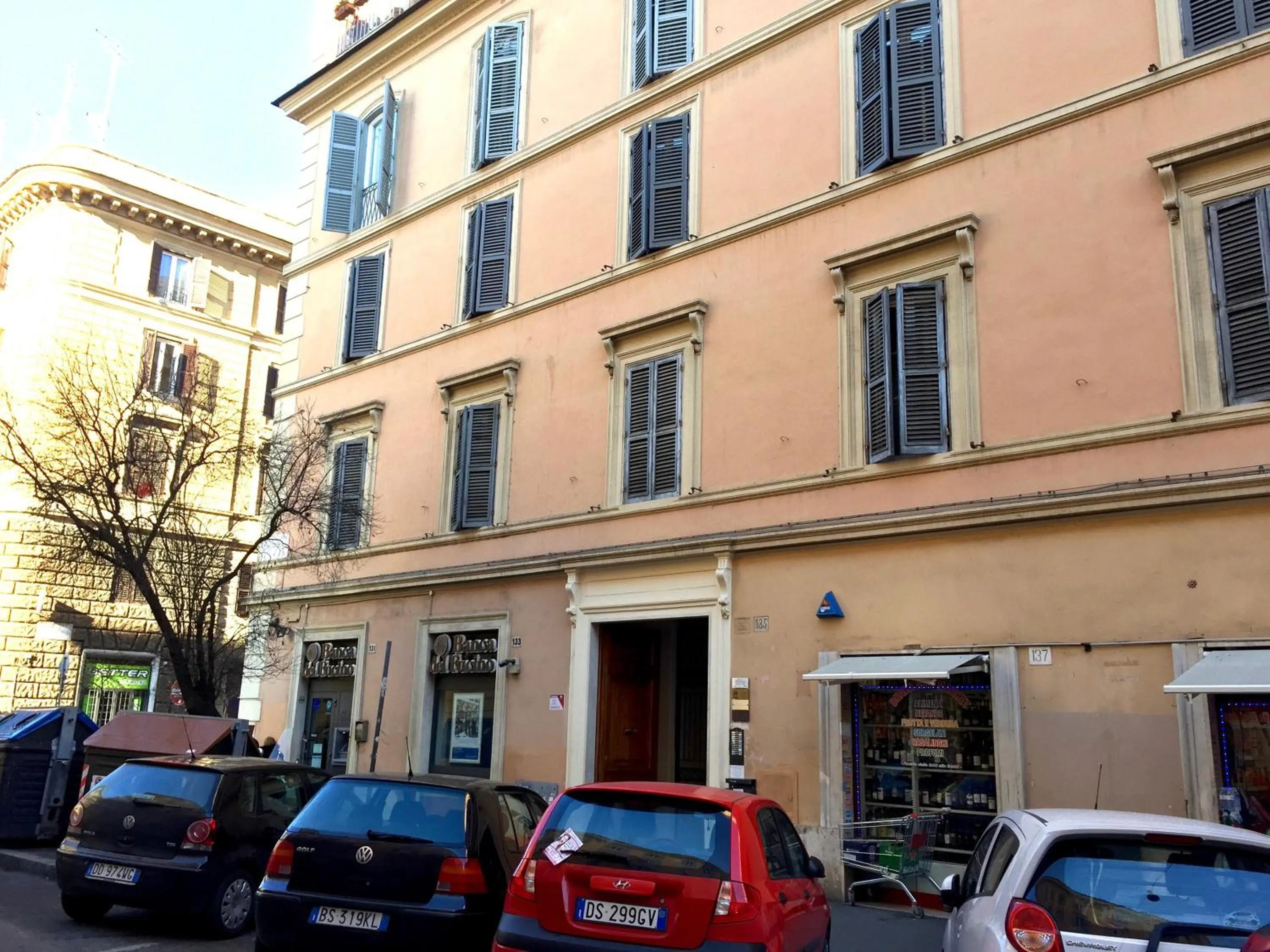 Facade/entrance in B&B Best Vatican