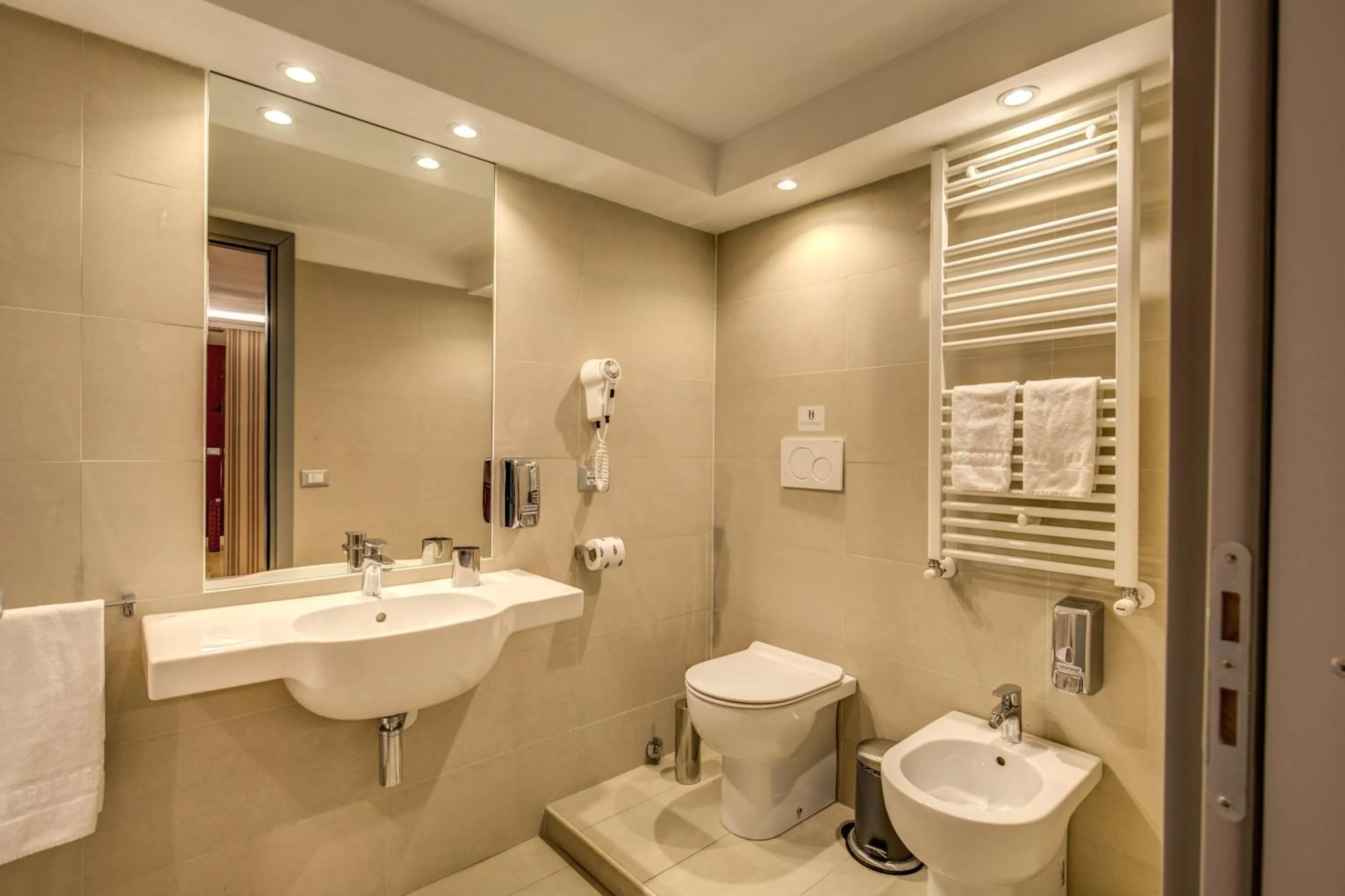 Bathroom in HiSuiteROME - ApartHotel