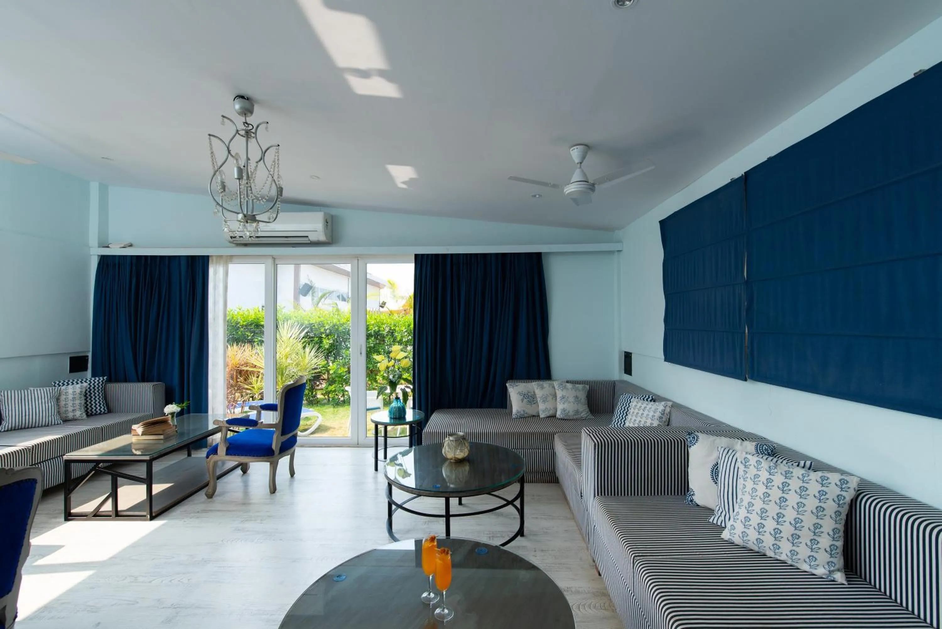 Living room in Living Room Beach Resort