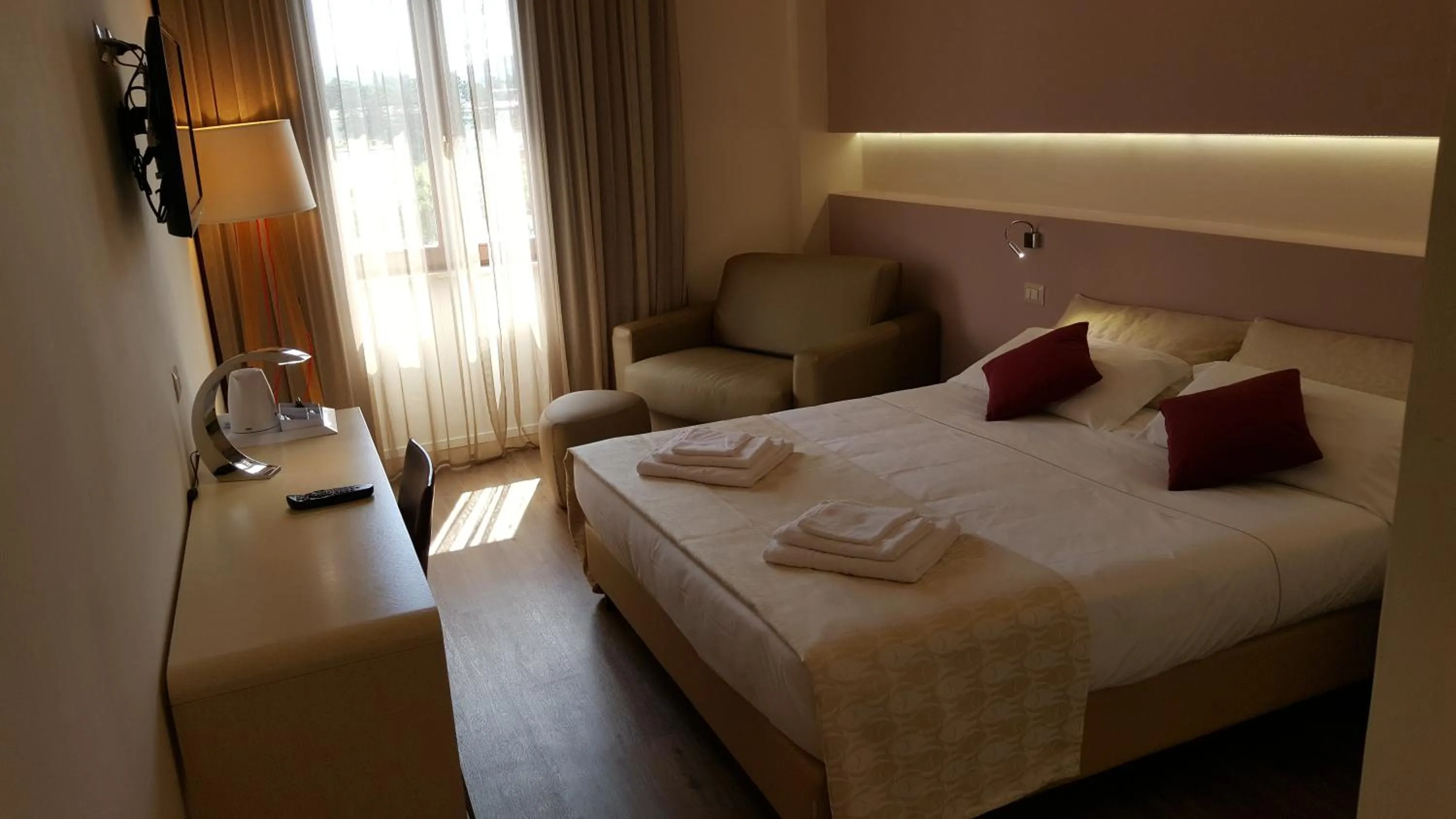 Photo of the whole room, Bed in Hotel De La Ville depandance di Hotel Augustus