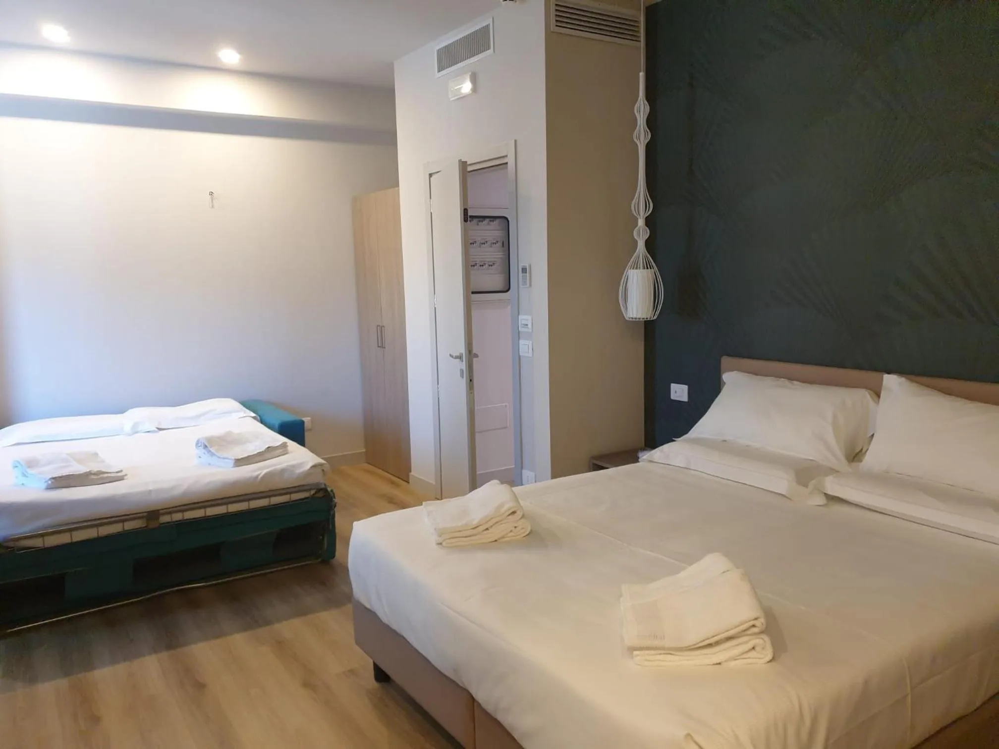 View (from property/room), Bed in Hotel De La Ville depandance di Hotel Augustus