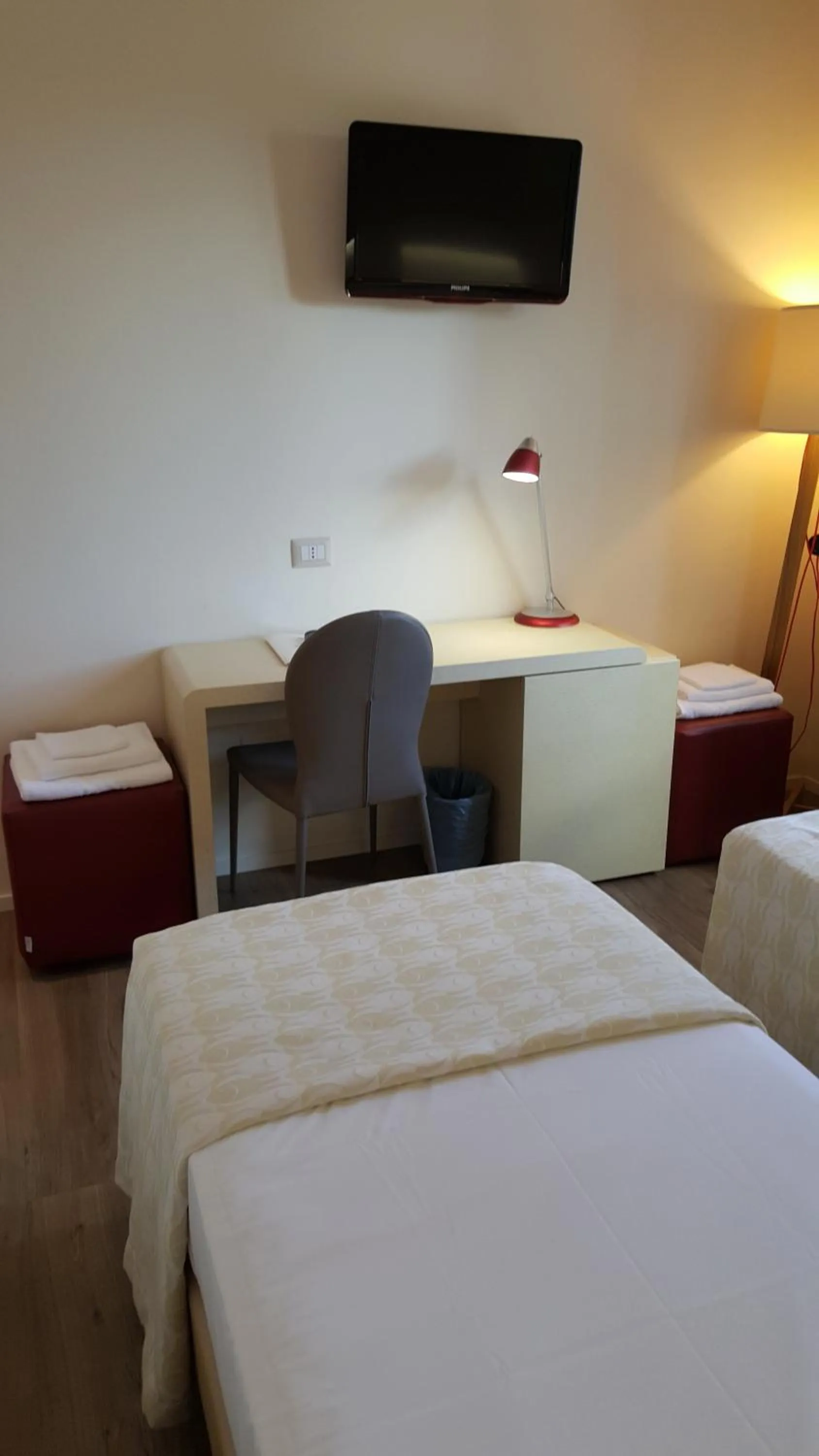 Bed in Hotel De La Ville depandance di Hotel Augustus