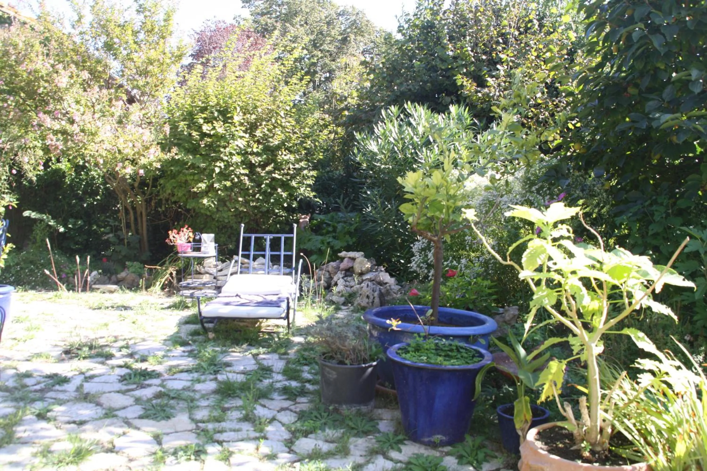 Garden in Aux Pots Bleus