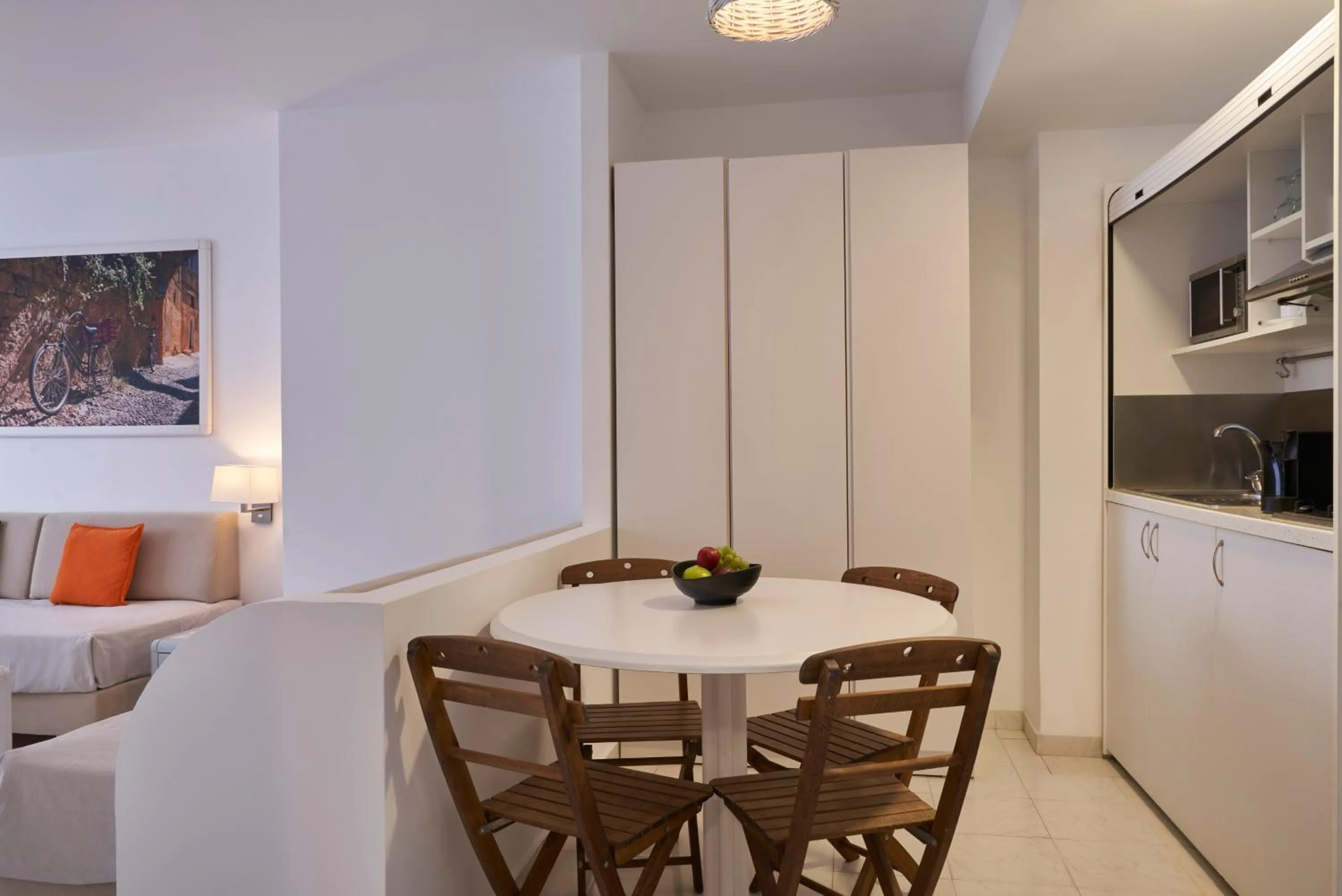 Coffee/tea facilities in Epsilon Hotel Apartments