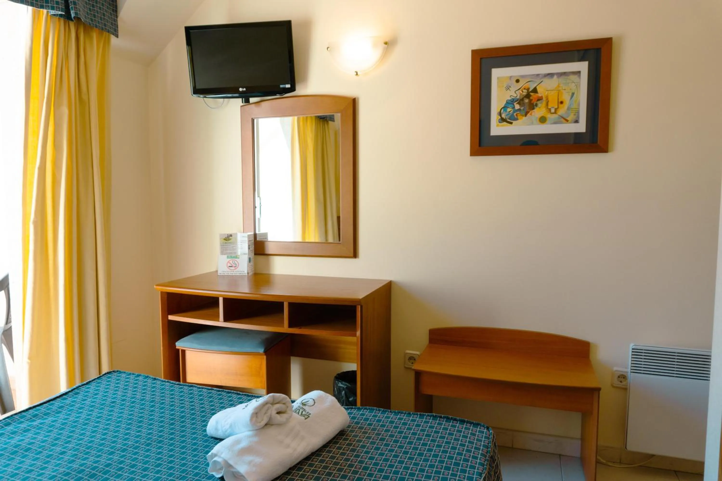 Bed in Hotel Atalaya II