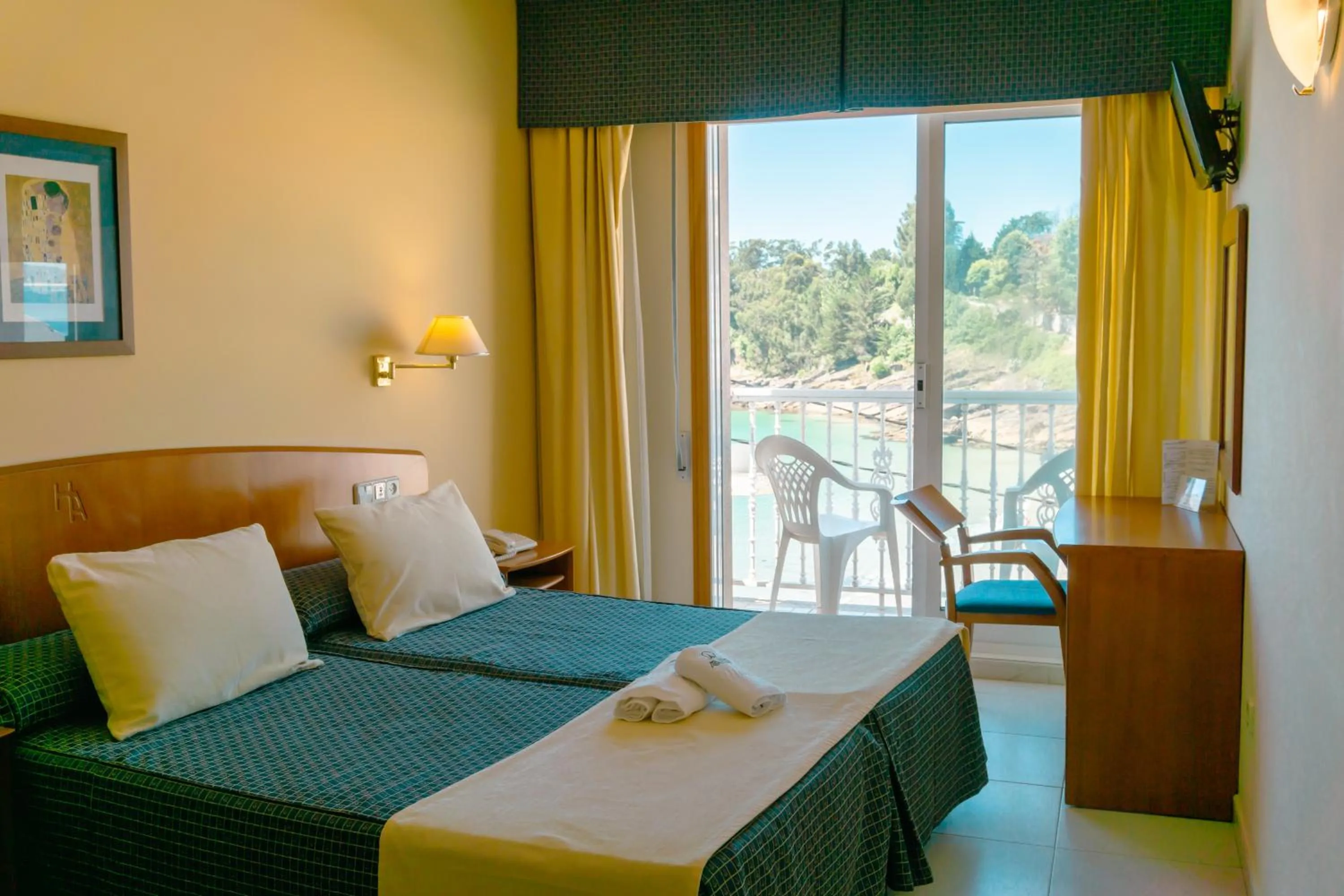 Bed in Hotel Atalaya II