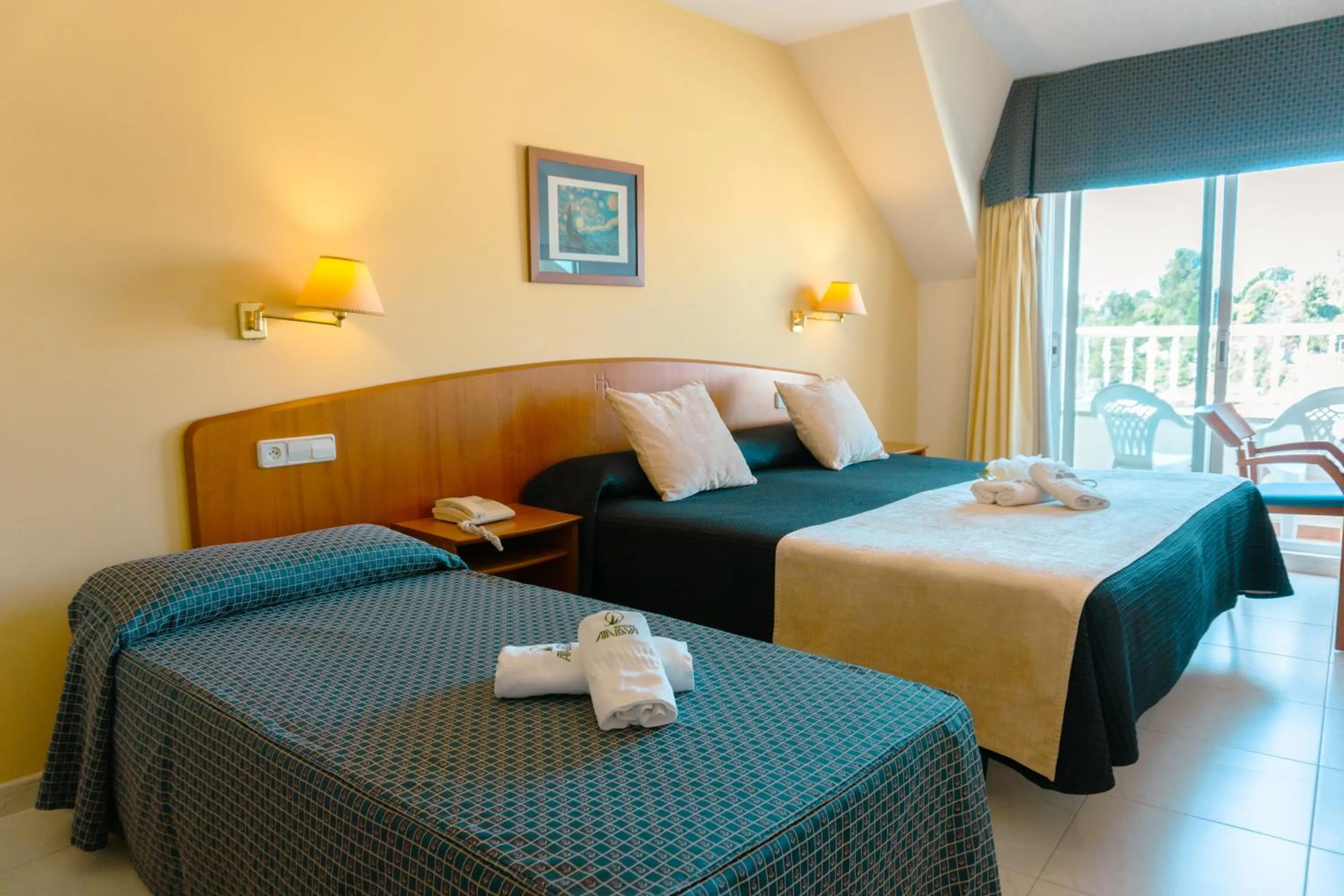 Bed in Hotel Atalaya II