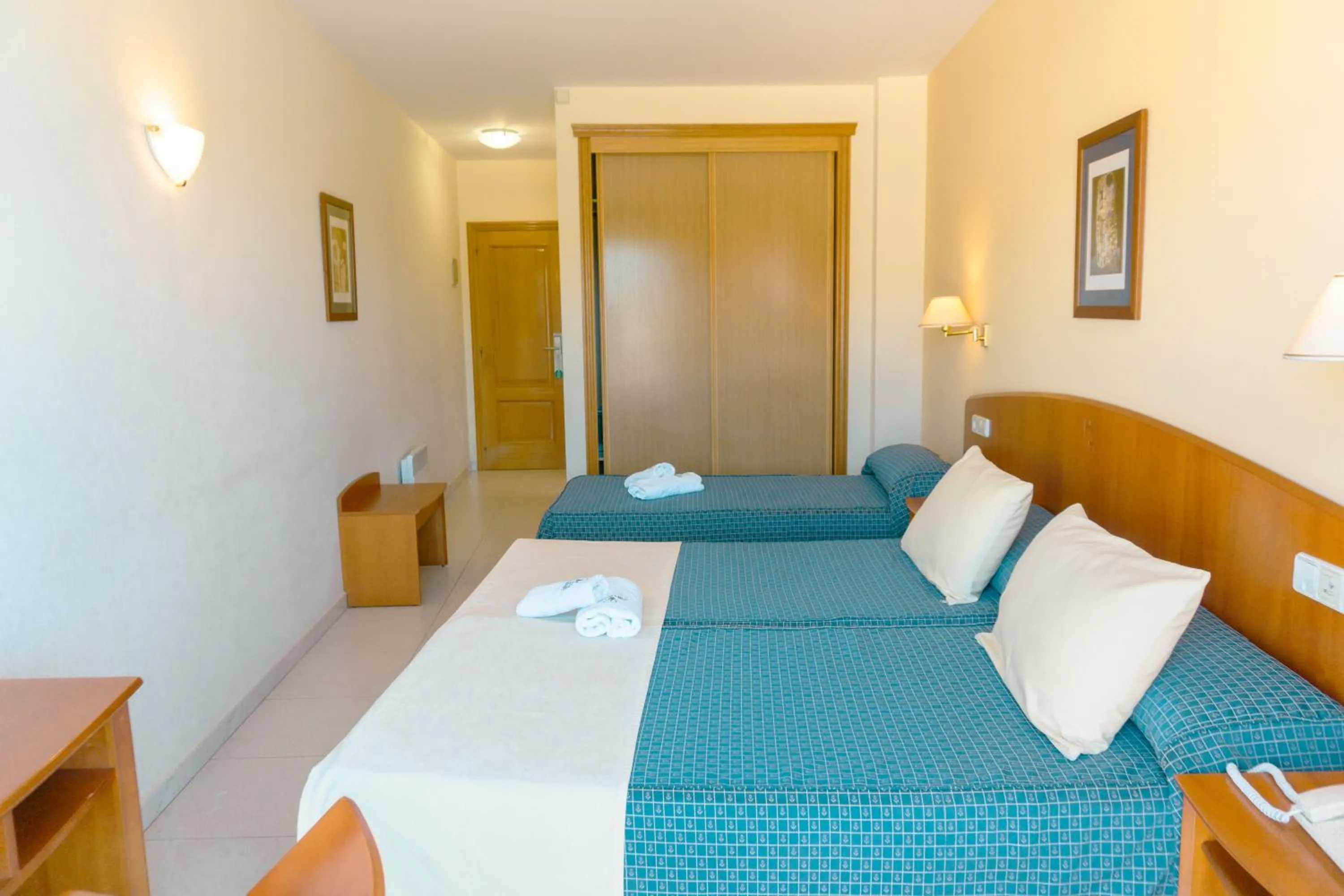 Bed in Hotel Atalaya II
