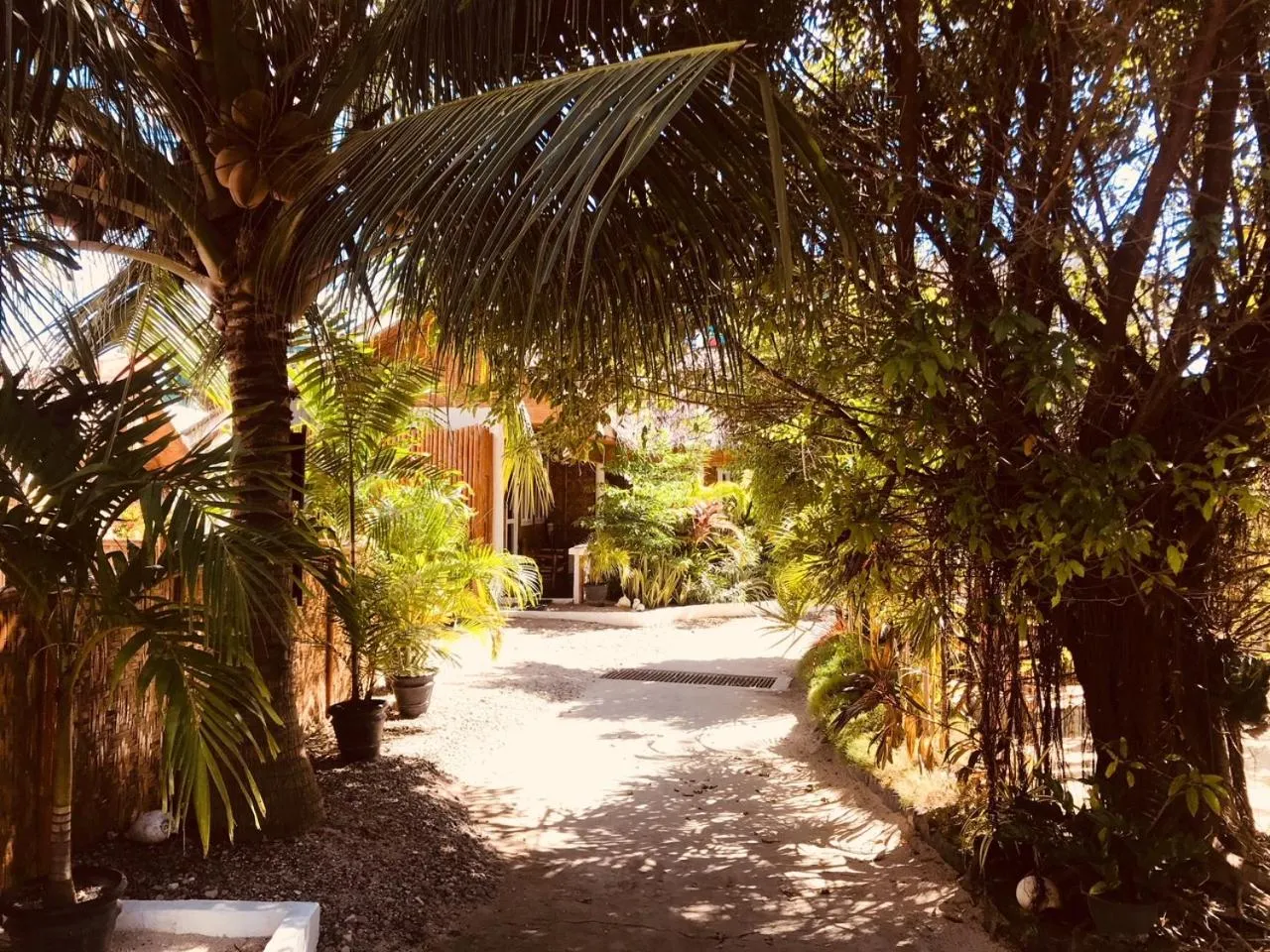 Property building in Everyday Sunday Hotel & Cafe